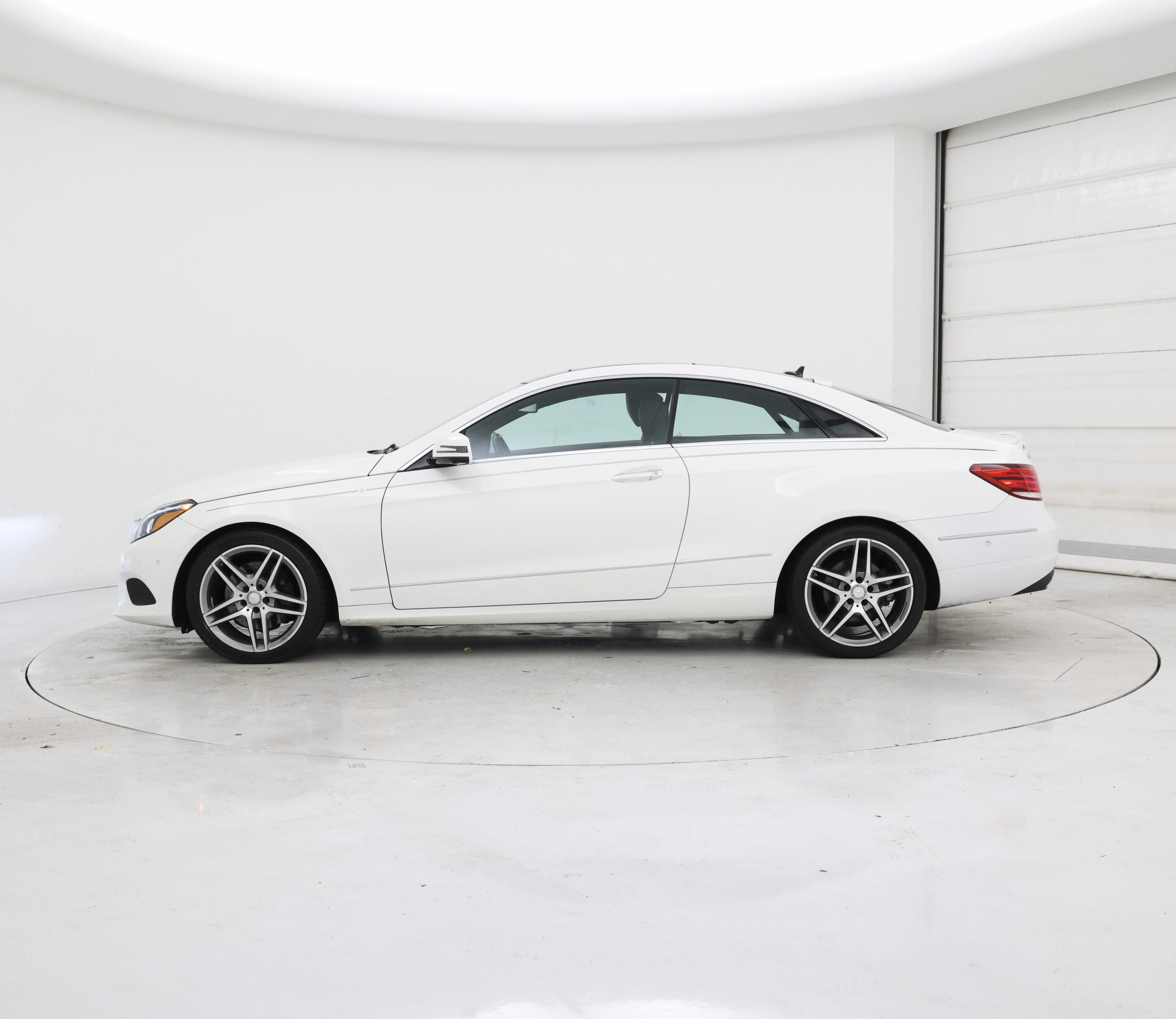 Thumbnail: 2014 Mercedes-Benz E-Class - 3