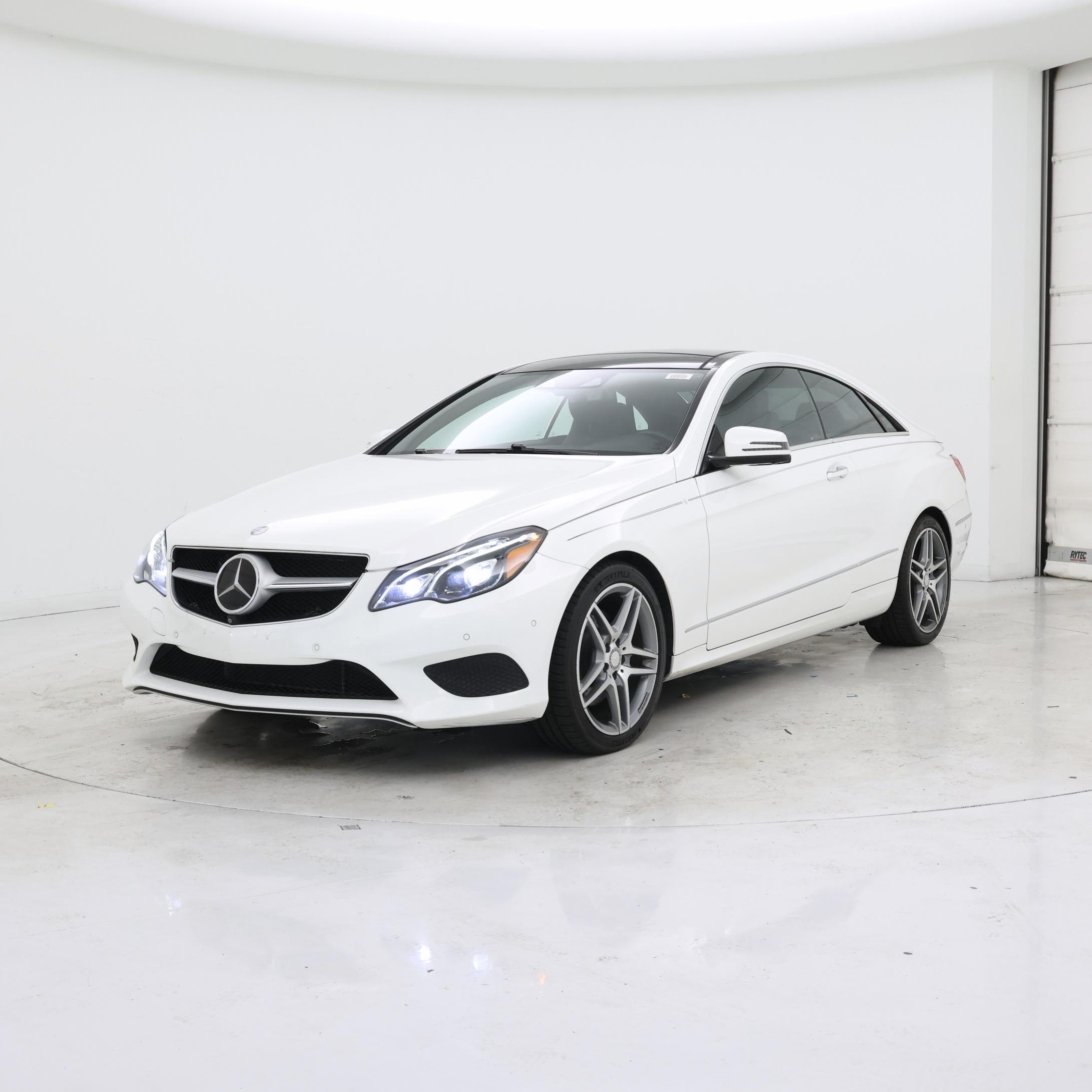 Thumbnail: 2014 Mercedes-Benz E-Class - 4