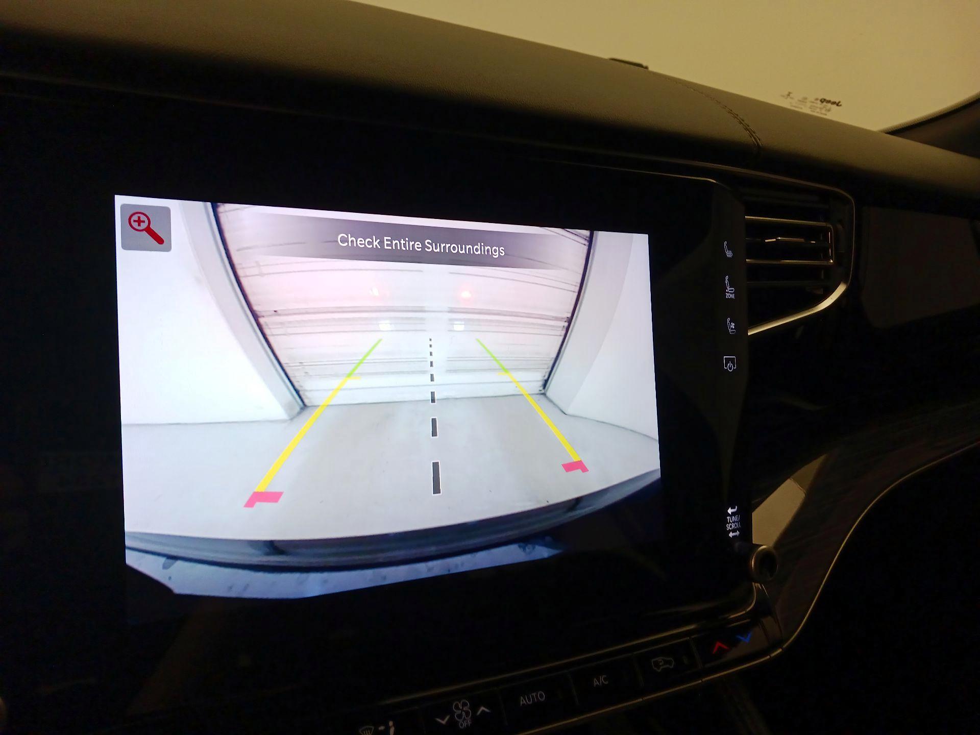 Thumbnail: 2022 Jeep Wagoneer - 15