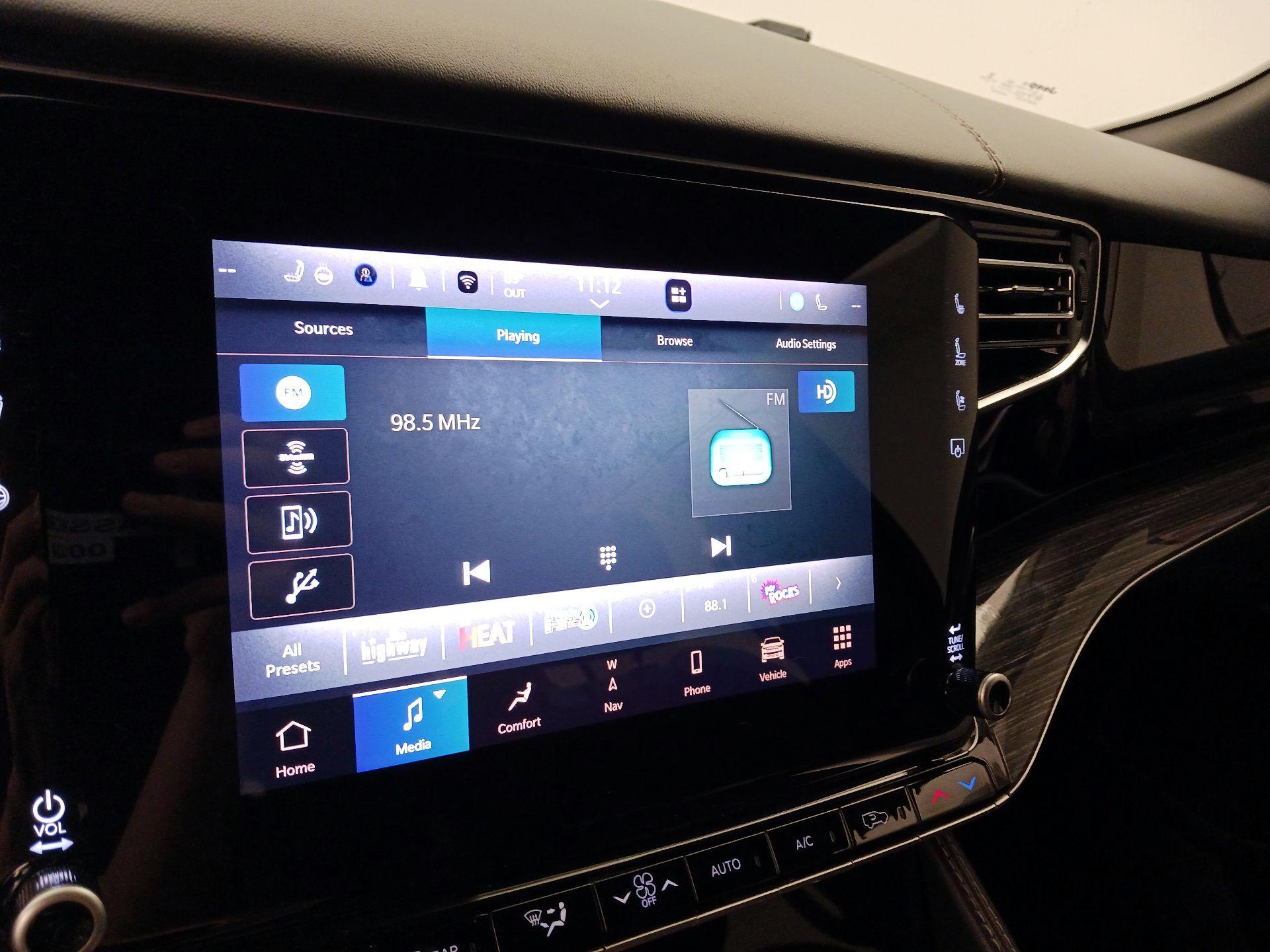 Thumbnail: 2022 Jeep Wagoneer - 16