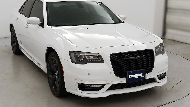 2022 Chrysler 300 Touring Hero Image