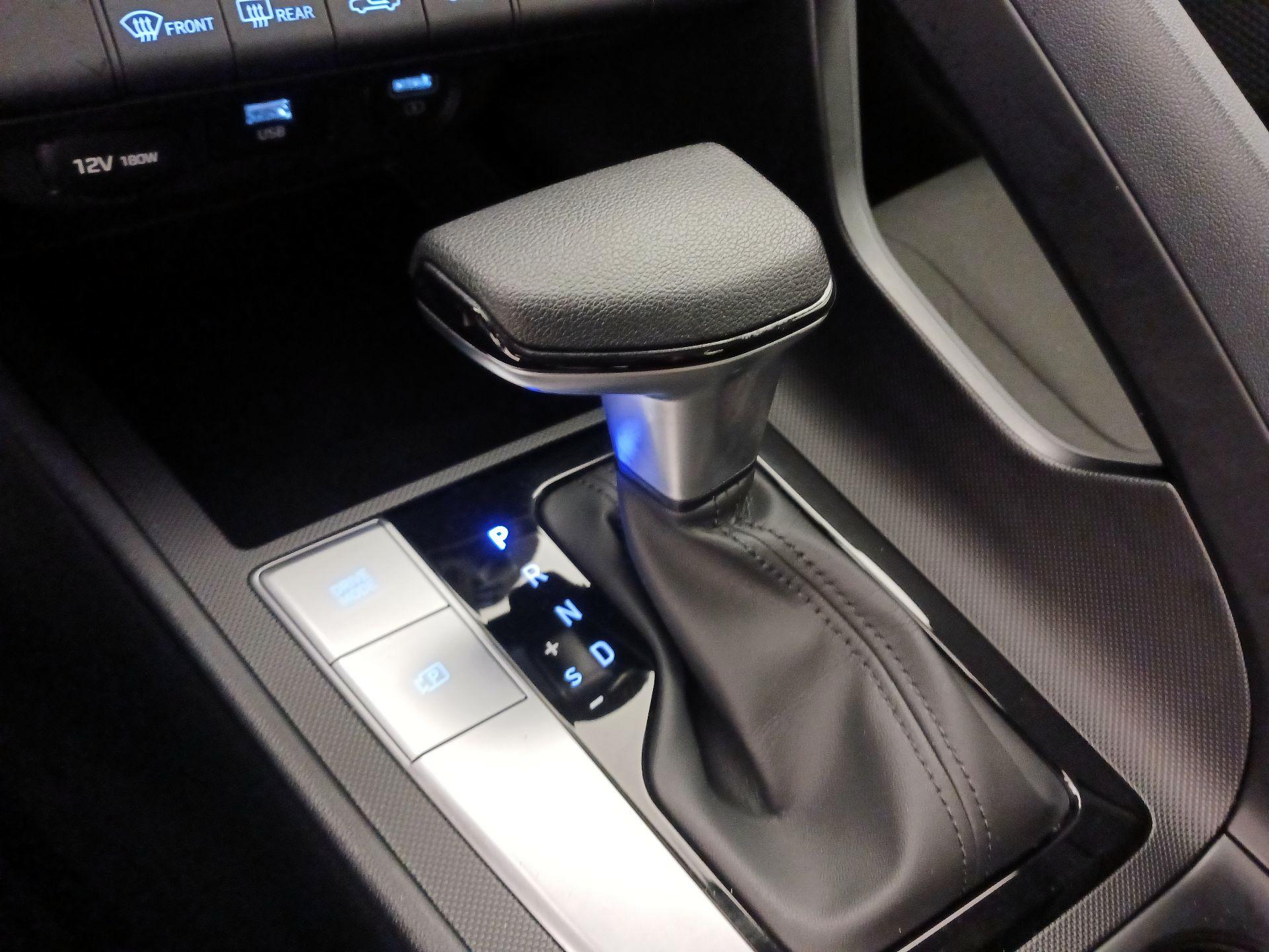 Thumbnail: 2022 Hyundai Elantra - 17