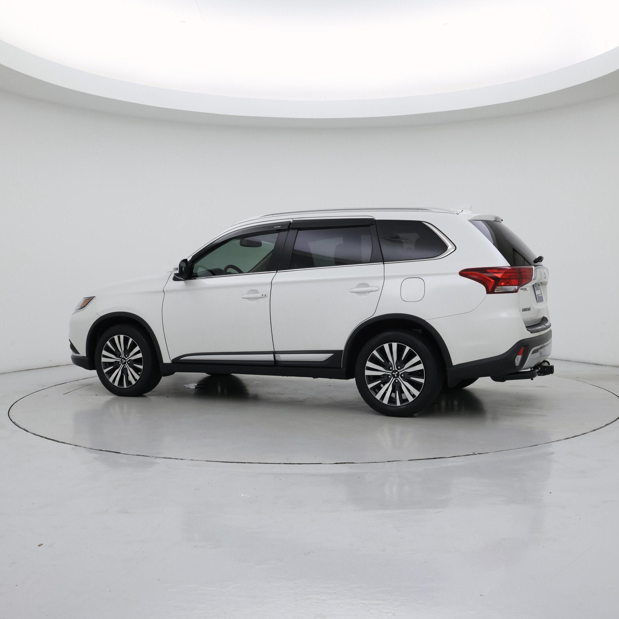 Thumbnail: 2019 Mitsubishi Outlander - 3