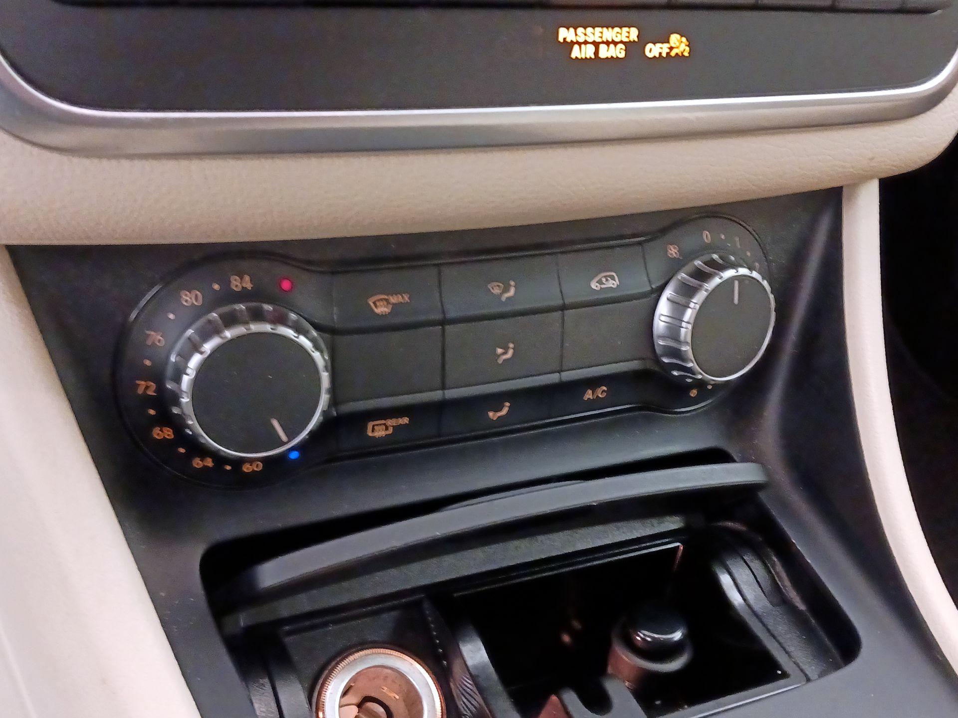Thumbnail: 2015 Mercedes-Benz GLA - 16