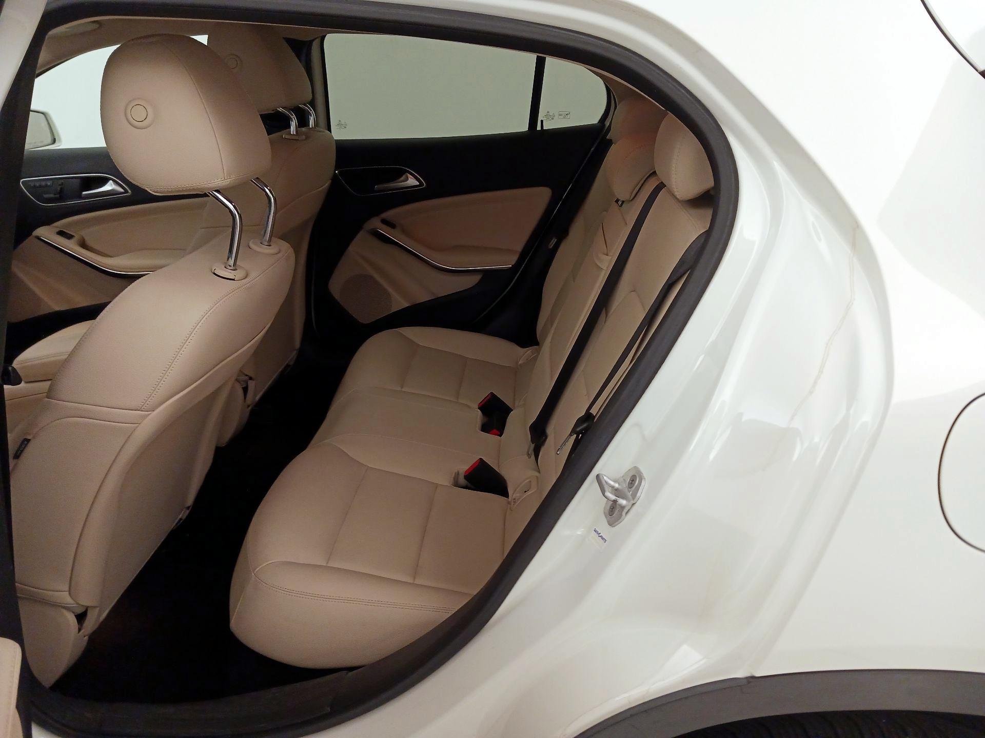 Thumbnail: 2015 Mercedes-Benz GLA - 19
