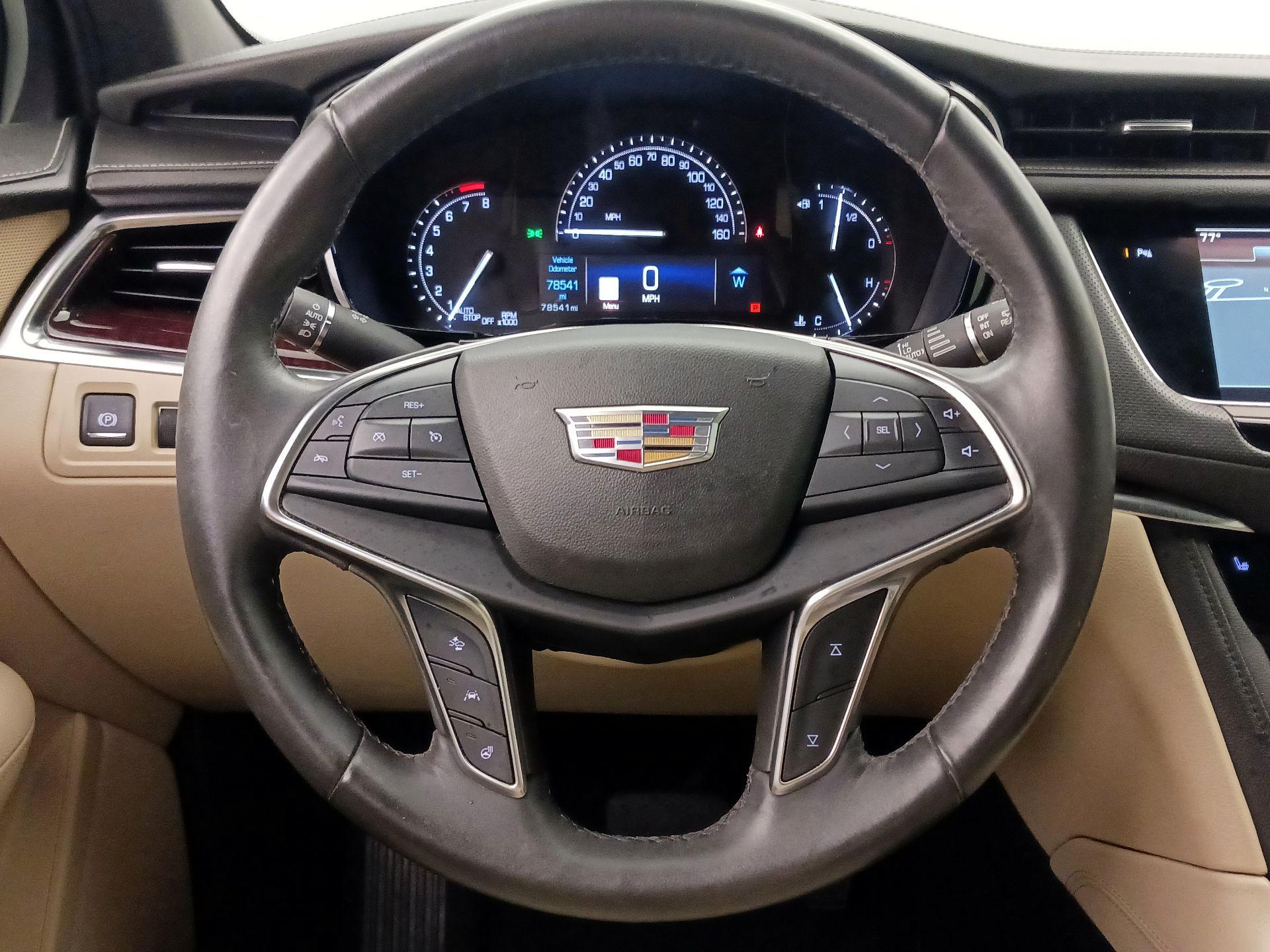 Thumbnail: 2017 Cadillac XT5 - 10