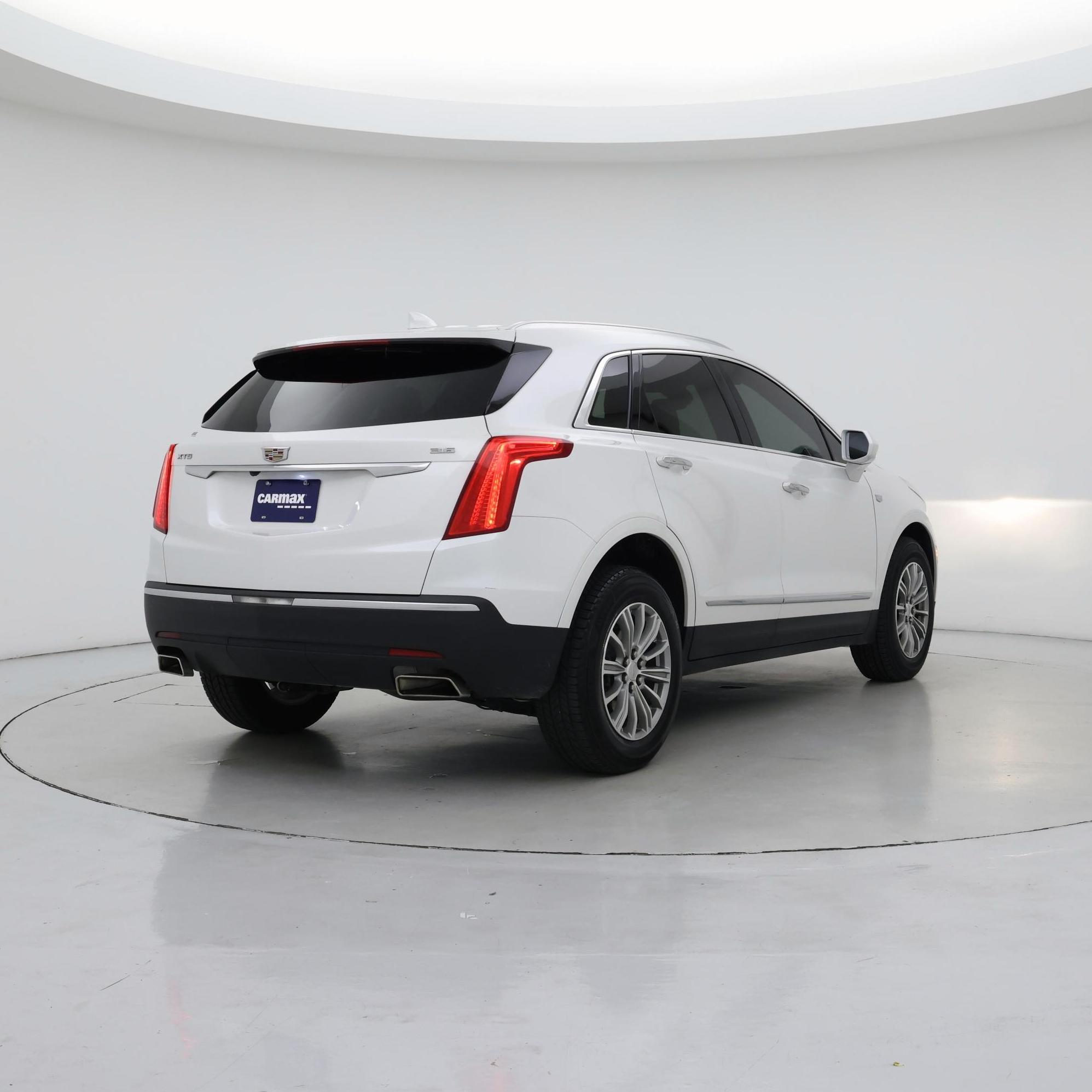 Thumbnail: 2017 Cadillac XT5 - 8