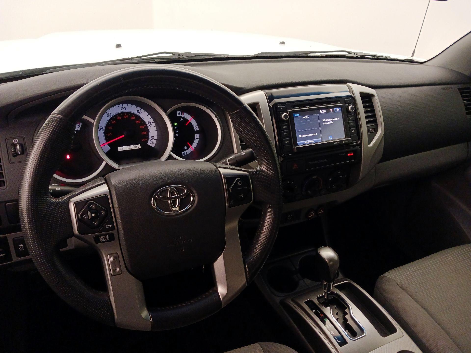 Thumbnail: 2015 Toyota Tacoma - 9