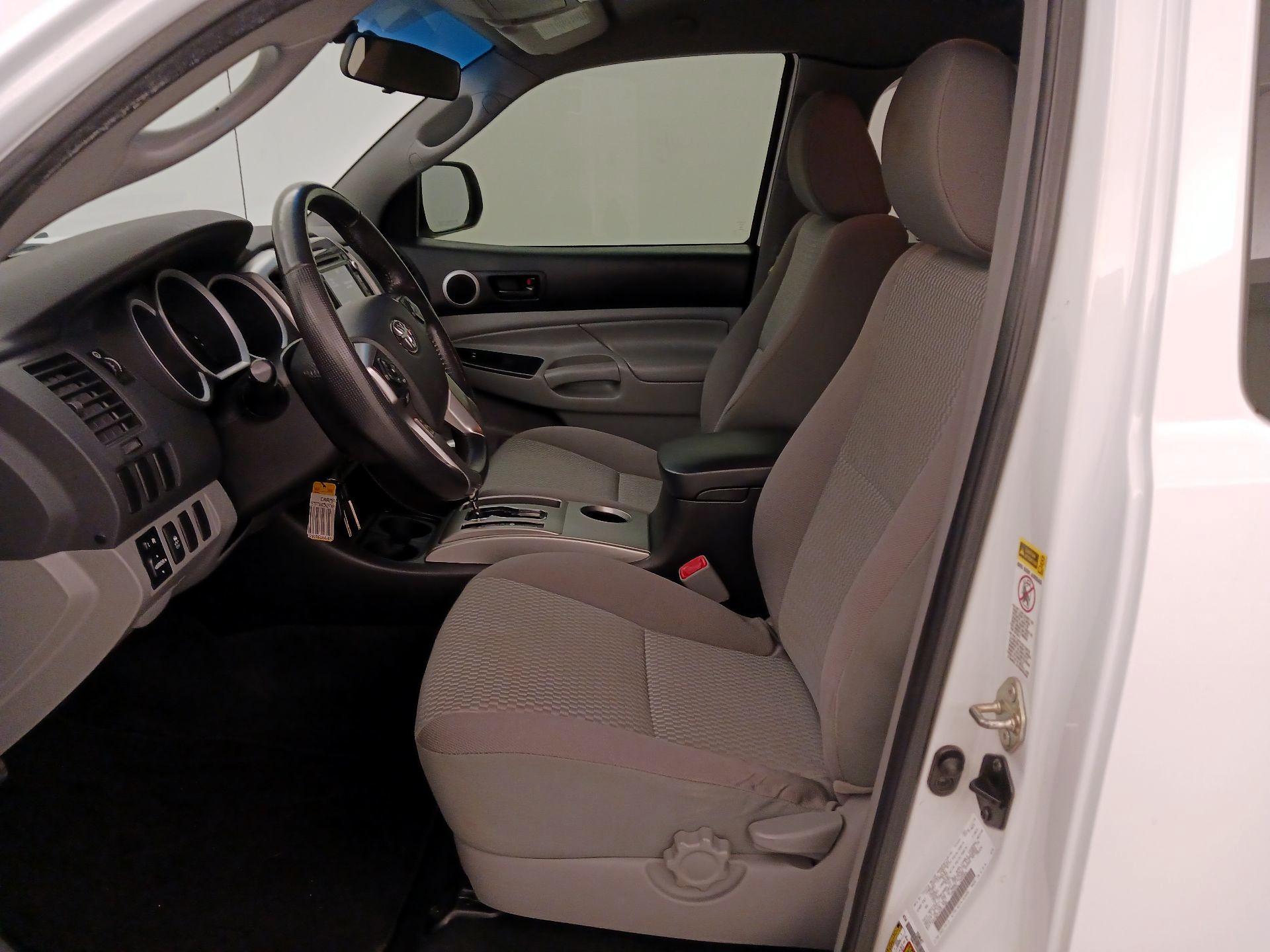 Thumbnail: 2015 Toyota Tacoma - 11