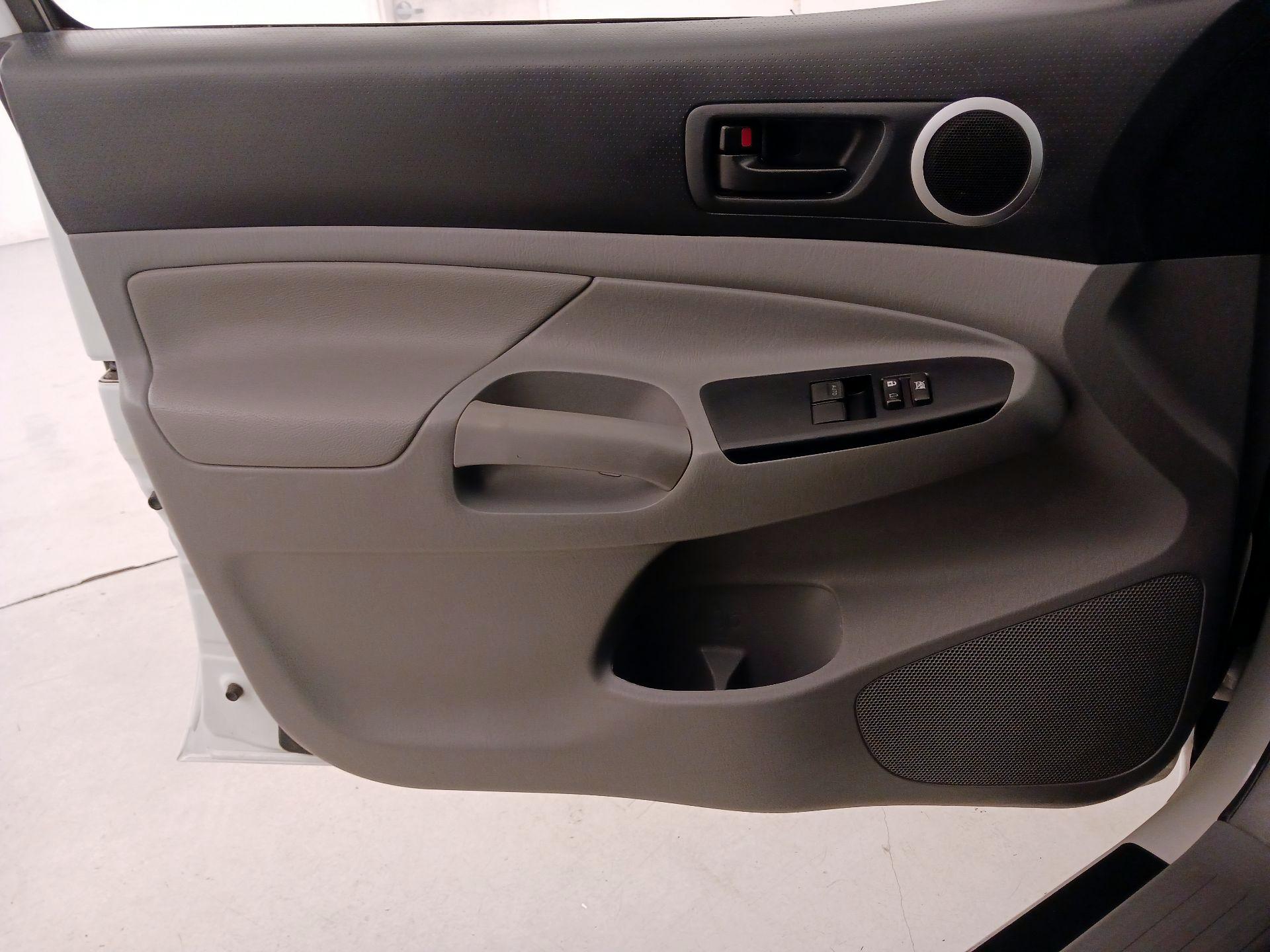 Thumbnail: 2015 Toyota Tacoma - 12