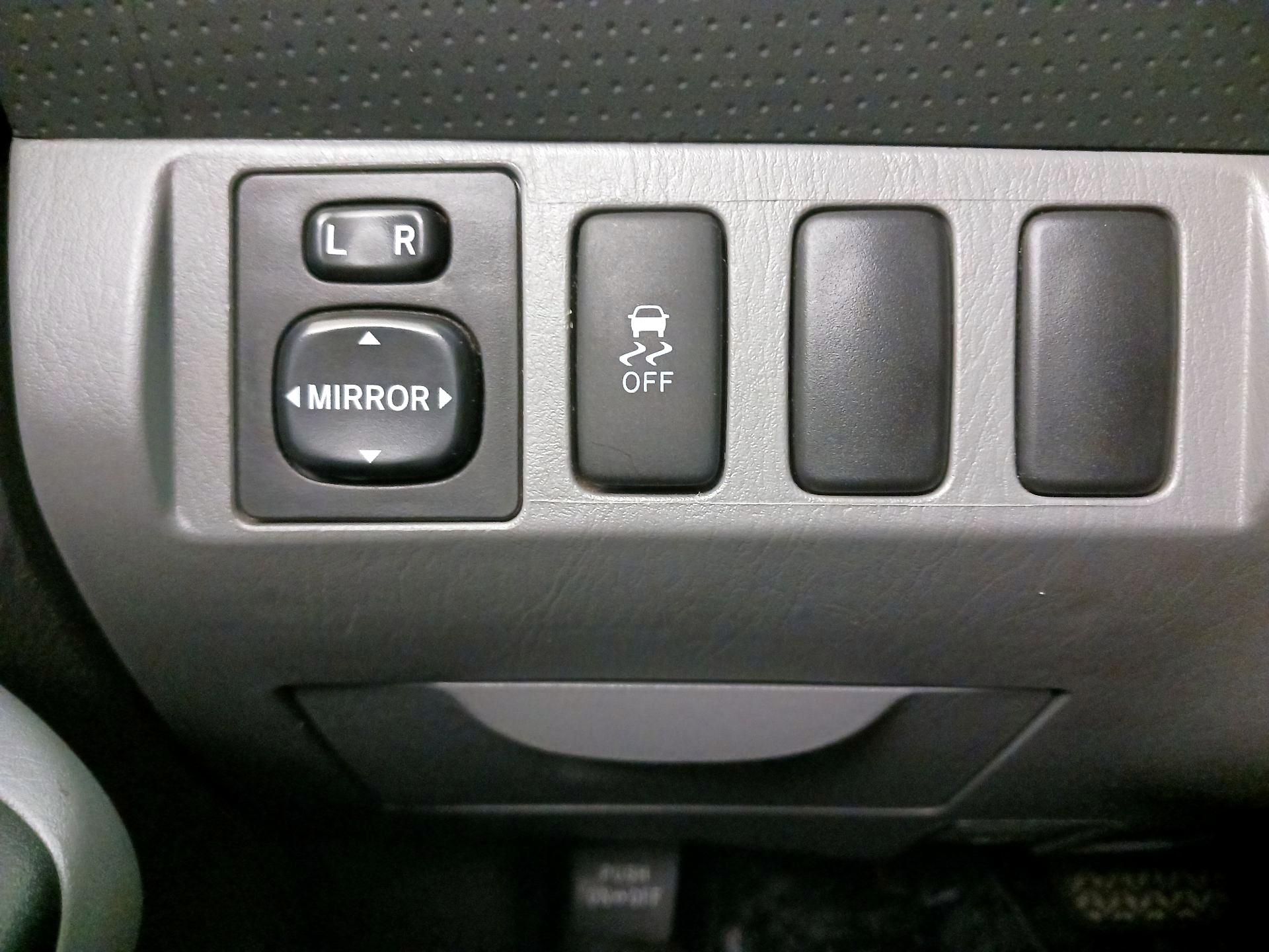 Thumbnail: 2015 Toyota Tacoma - 13