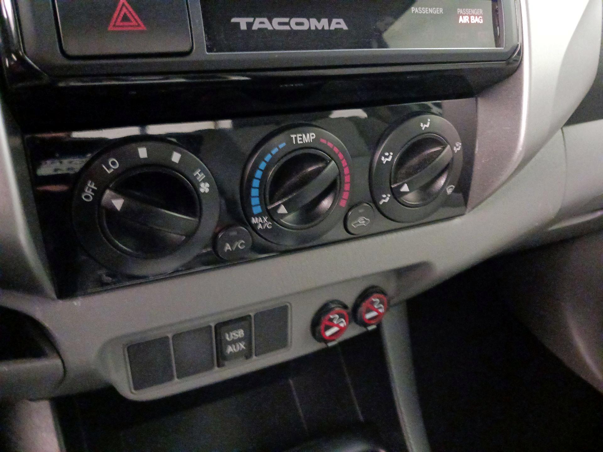 Thumbnail: 2015 Toyota Tacoma - 16