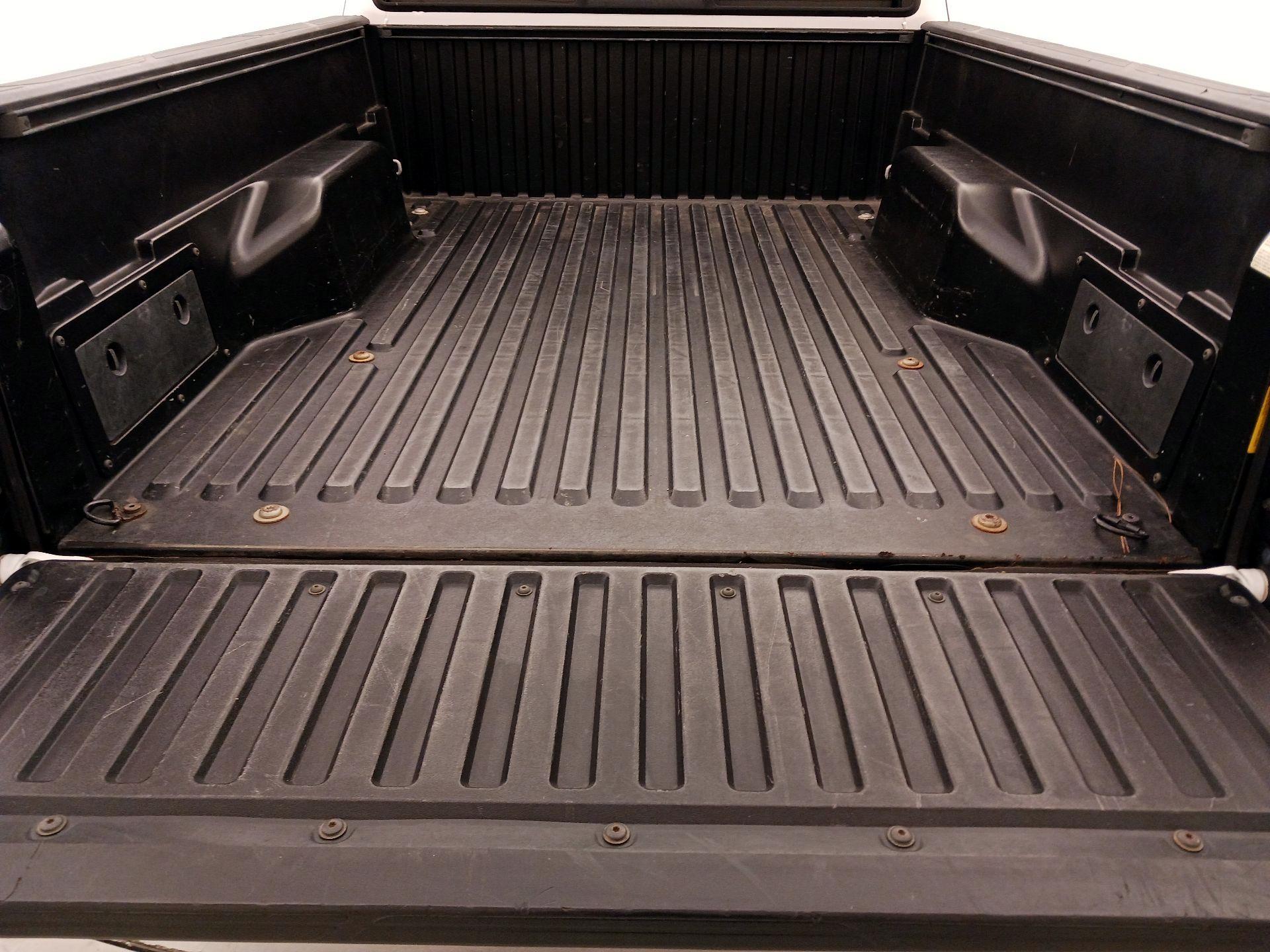 Thumbnail: 2015 Toyota Tacoma - 20
