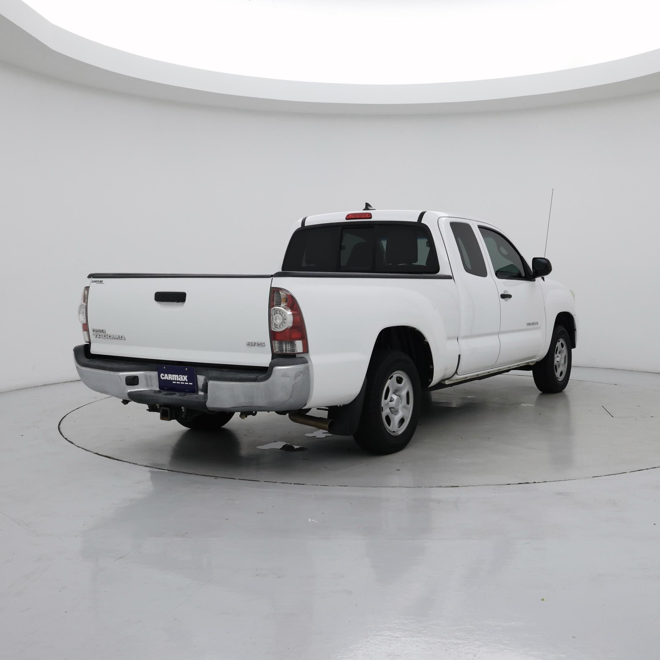 Thumbnail: 2015 Toyota Tacoma - 8