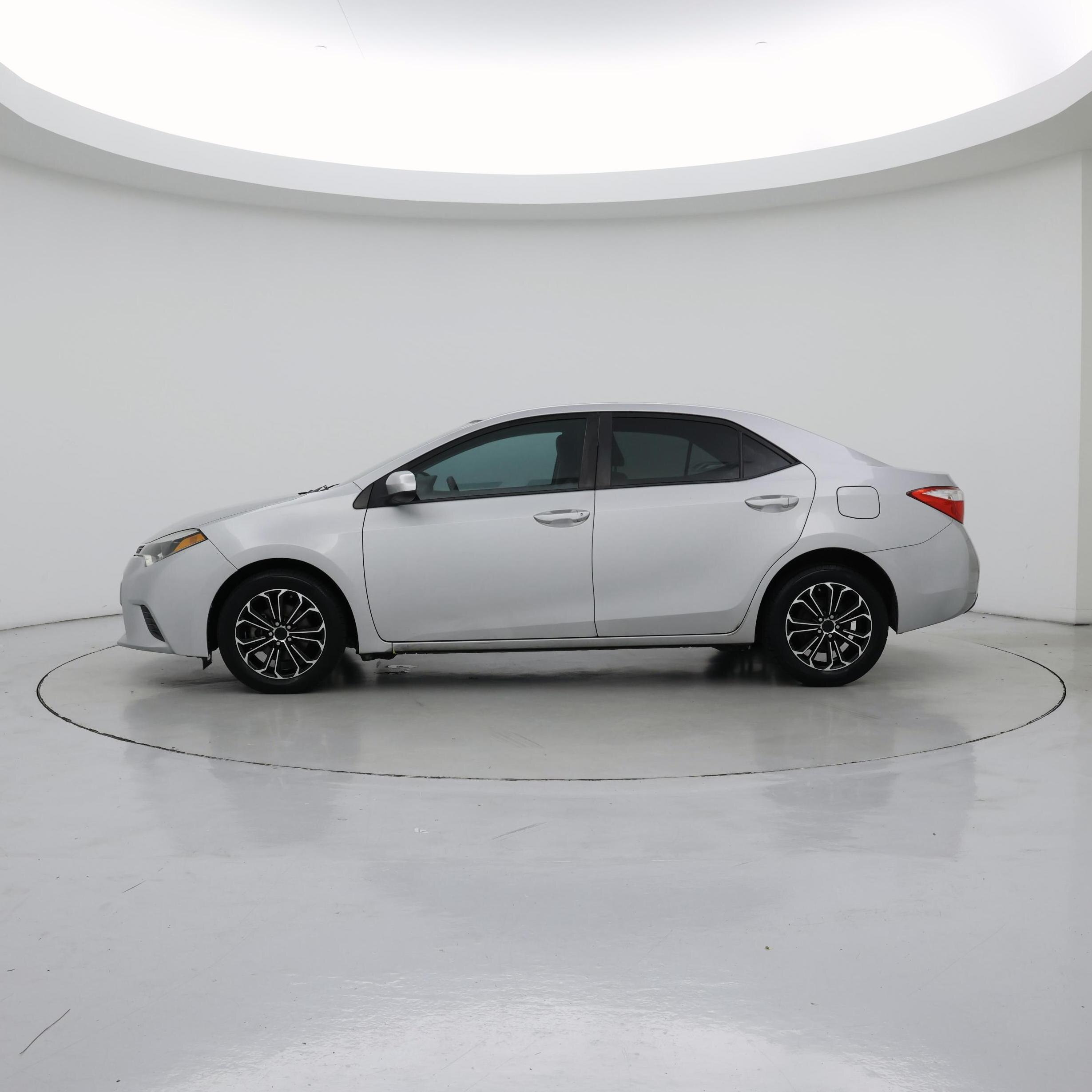 Thumbnail: 2015 Toyota Corolla - 3