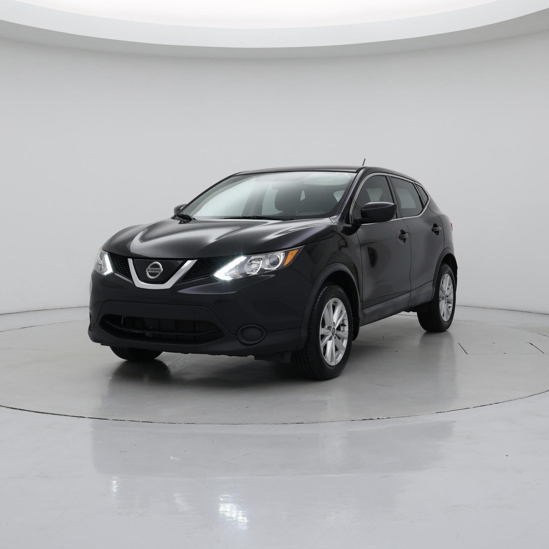 Thumbnail: 2019 Nissan Rogue Sport - 4