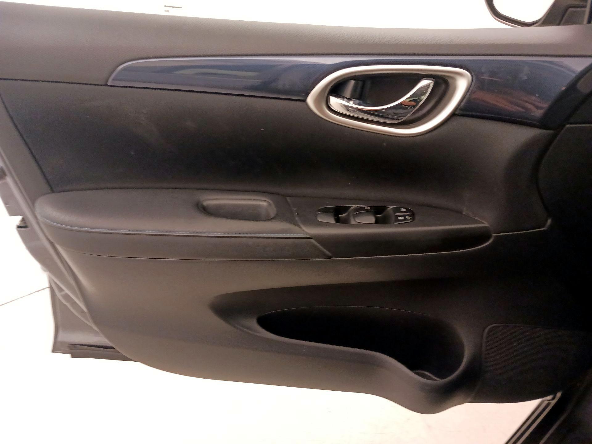 Thumbnail: 2019 Nissan Sentra - 12