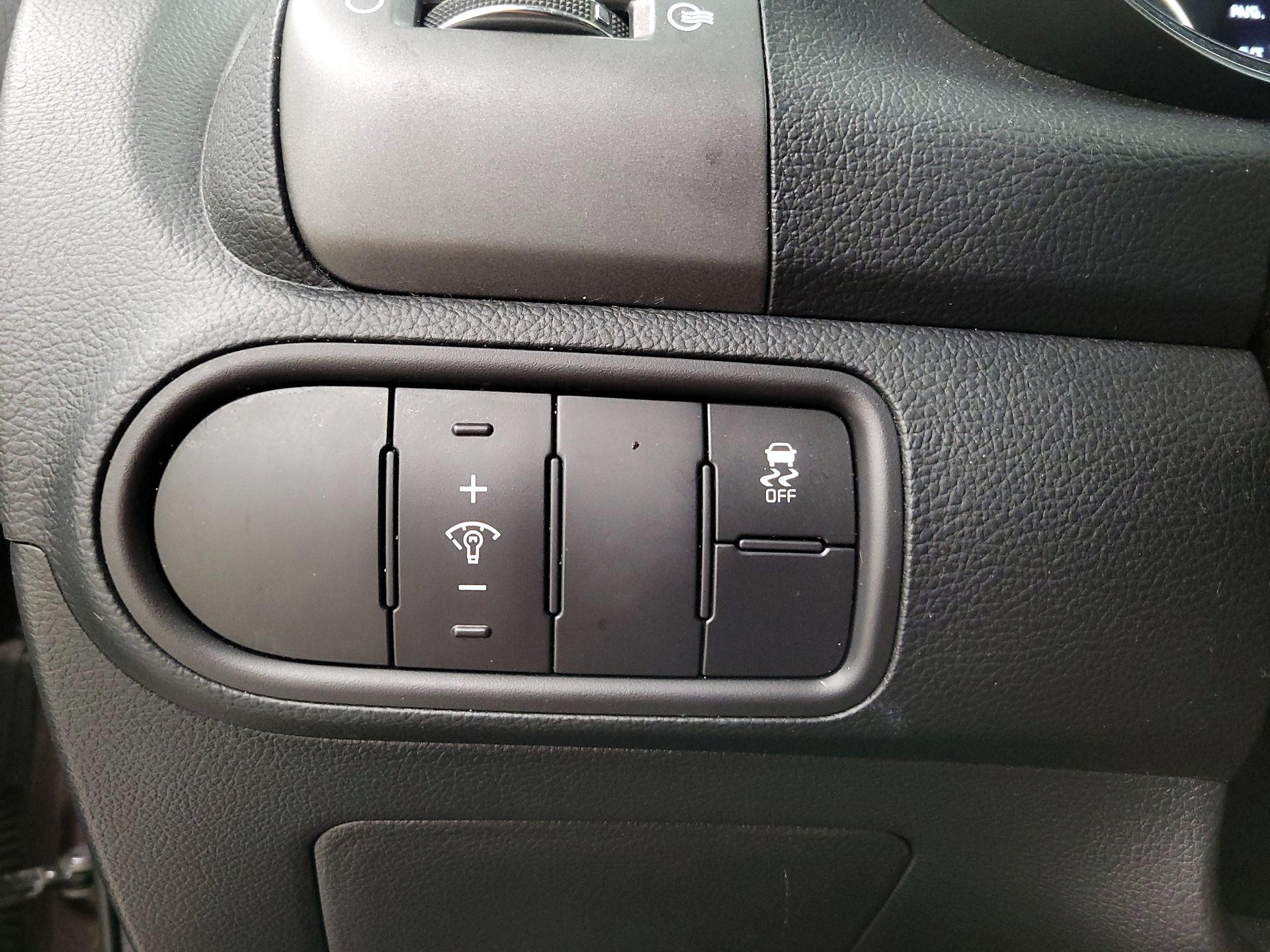 Thumbnail: 2018 Kia Forte - 13