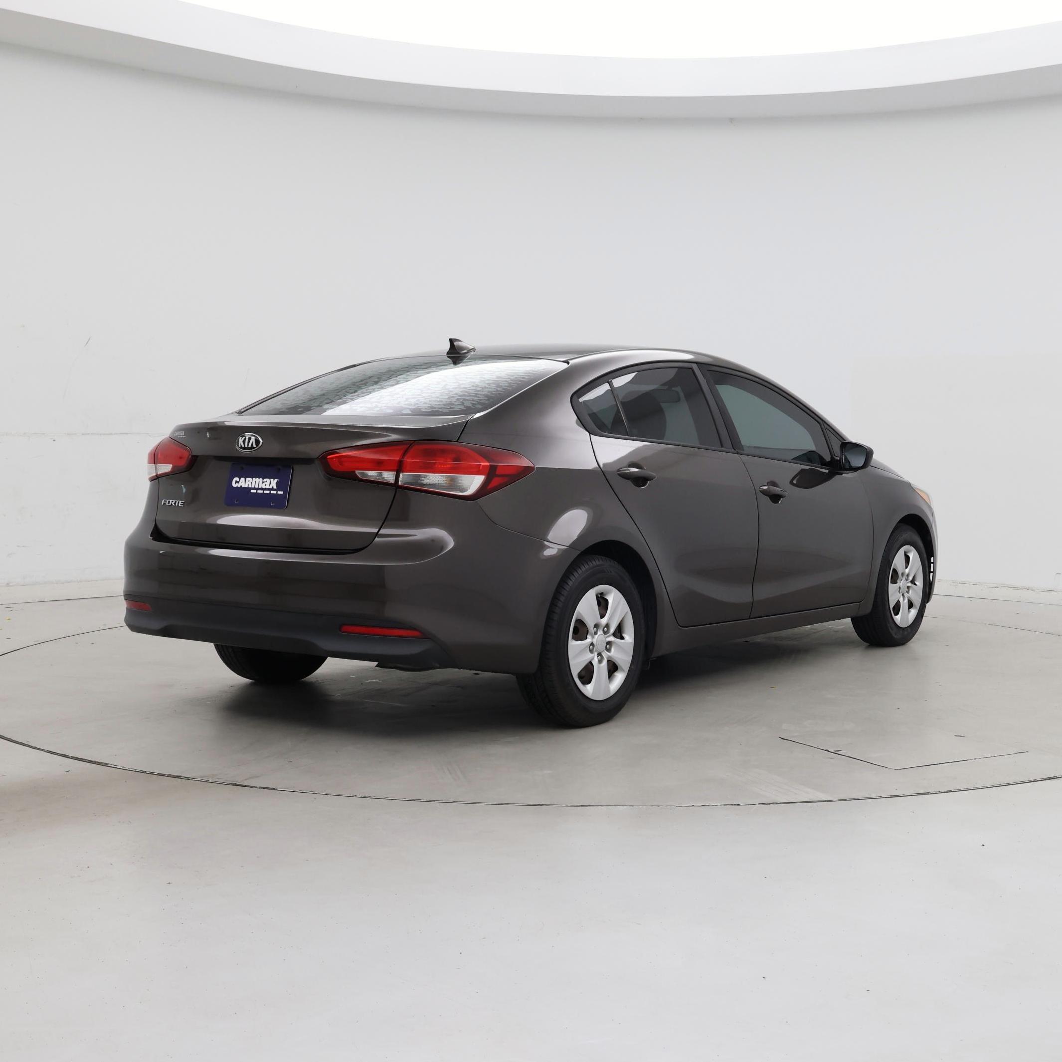 Thumbnail: 2018 Kia Forte - 8