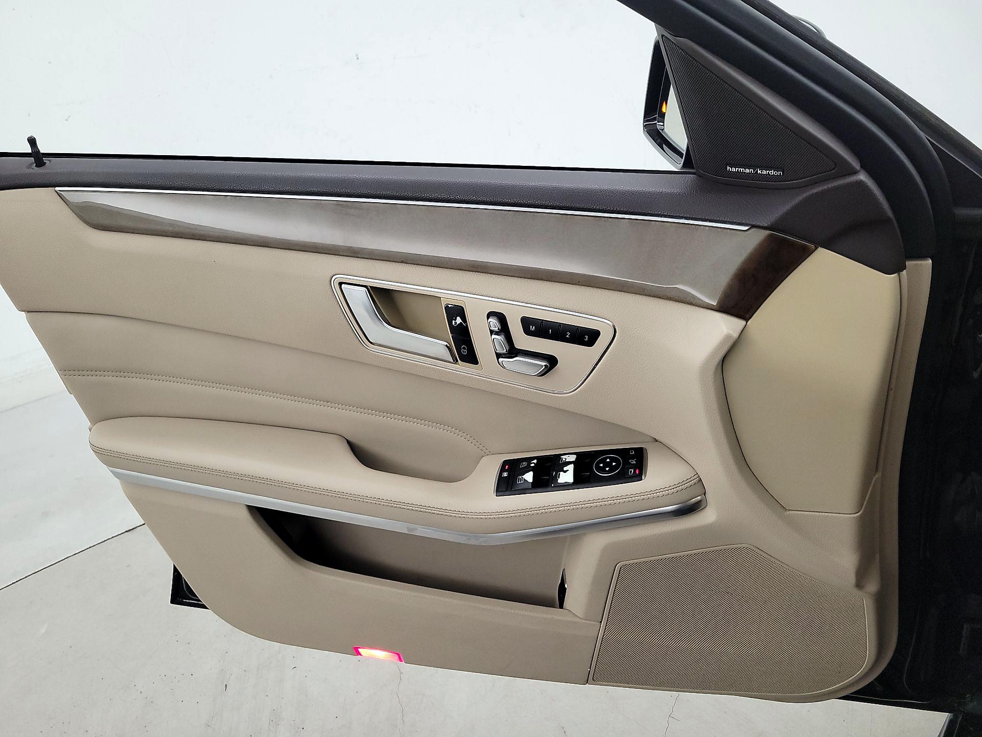 Thumbnail: 2016 Mercedes-Benz E-Class - 12