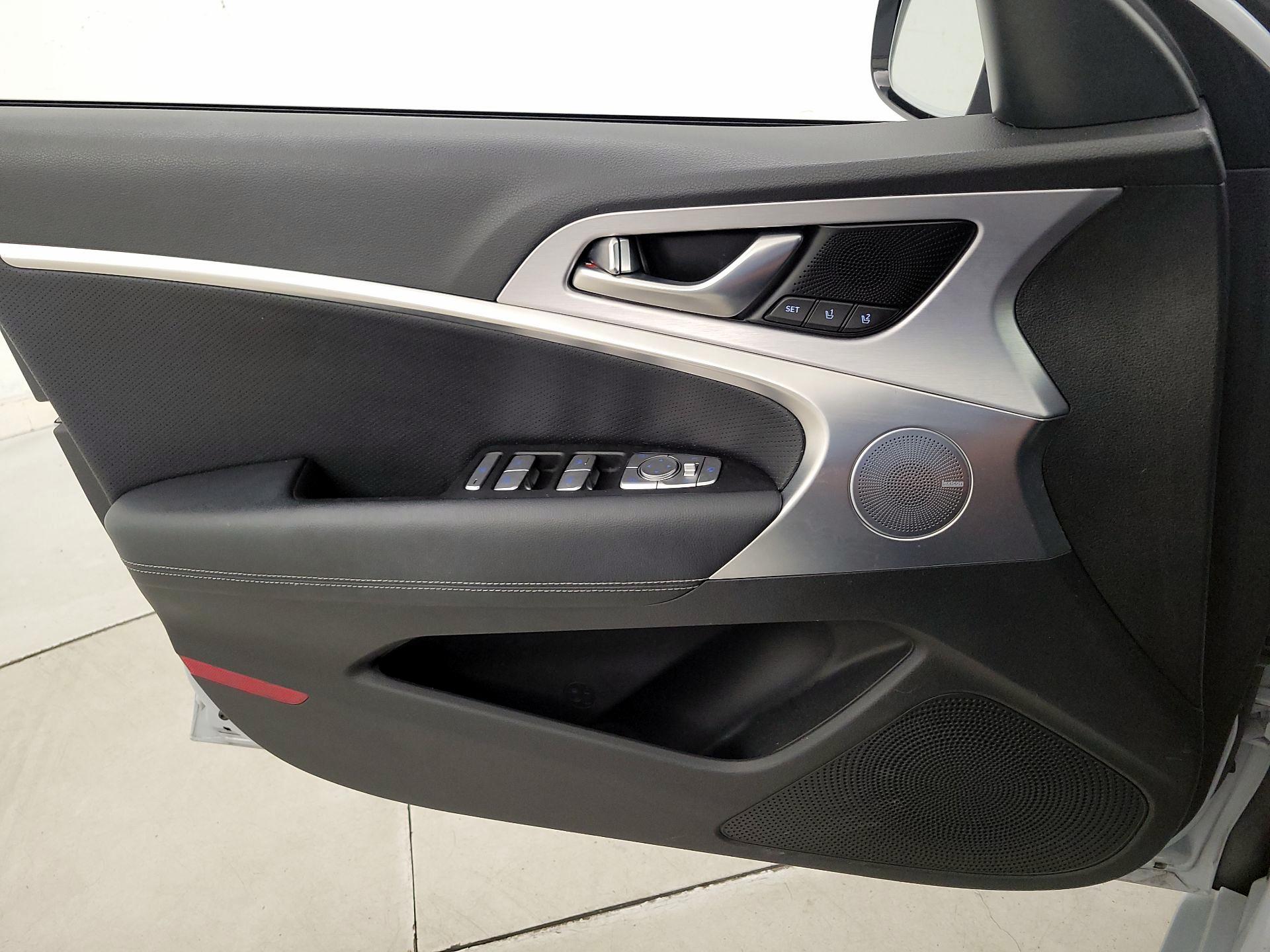 Thumbnail: 2019 Genesis G70 - 12