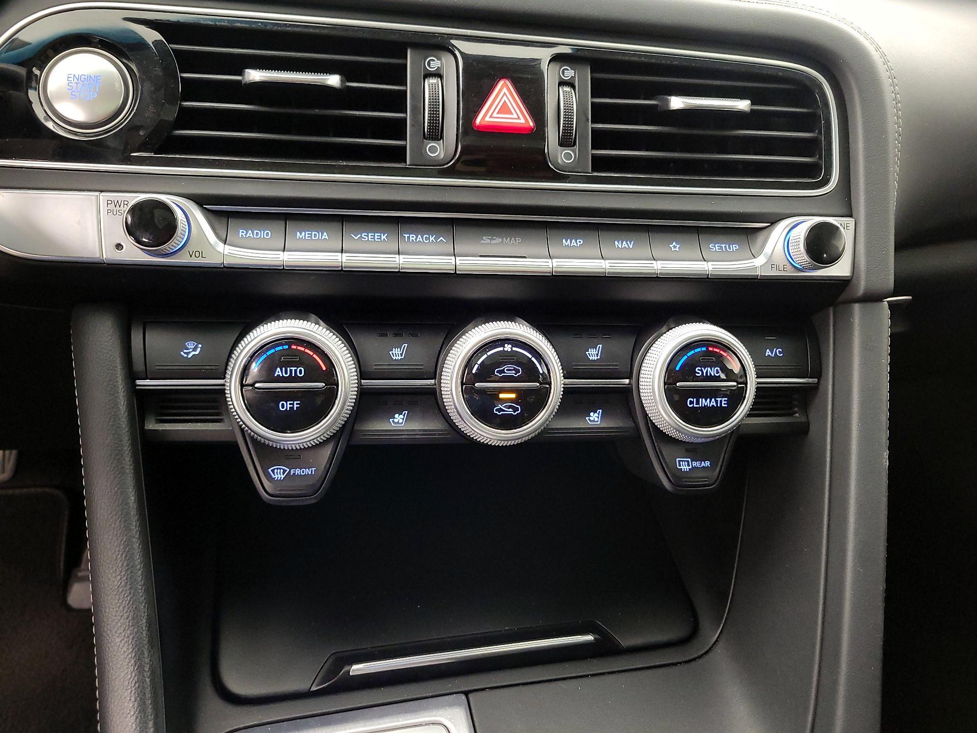 Thumbnail: 2019 Genesis G70 - 17