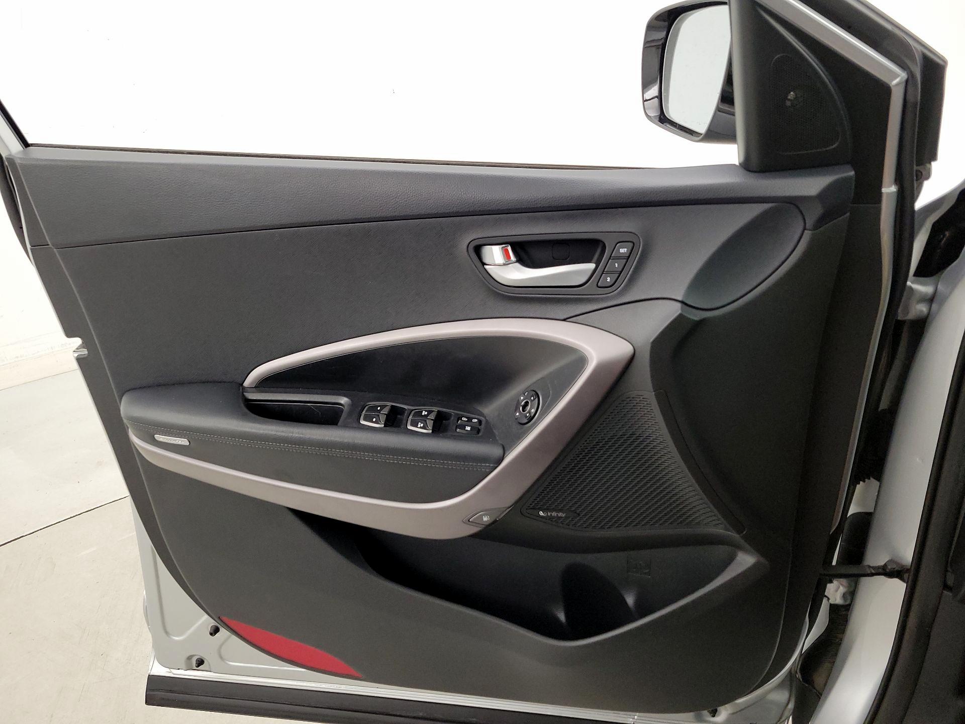 Thumbnail: 2015 Hyundai Santa Fe - 12