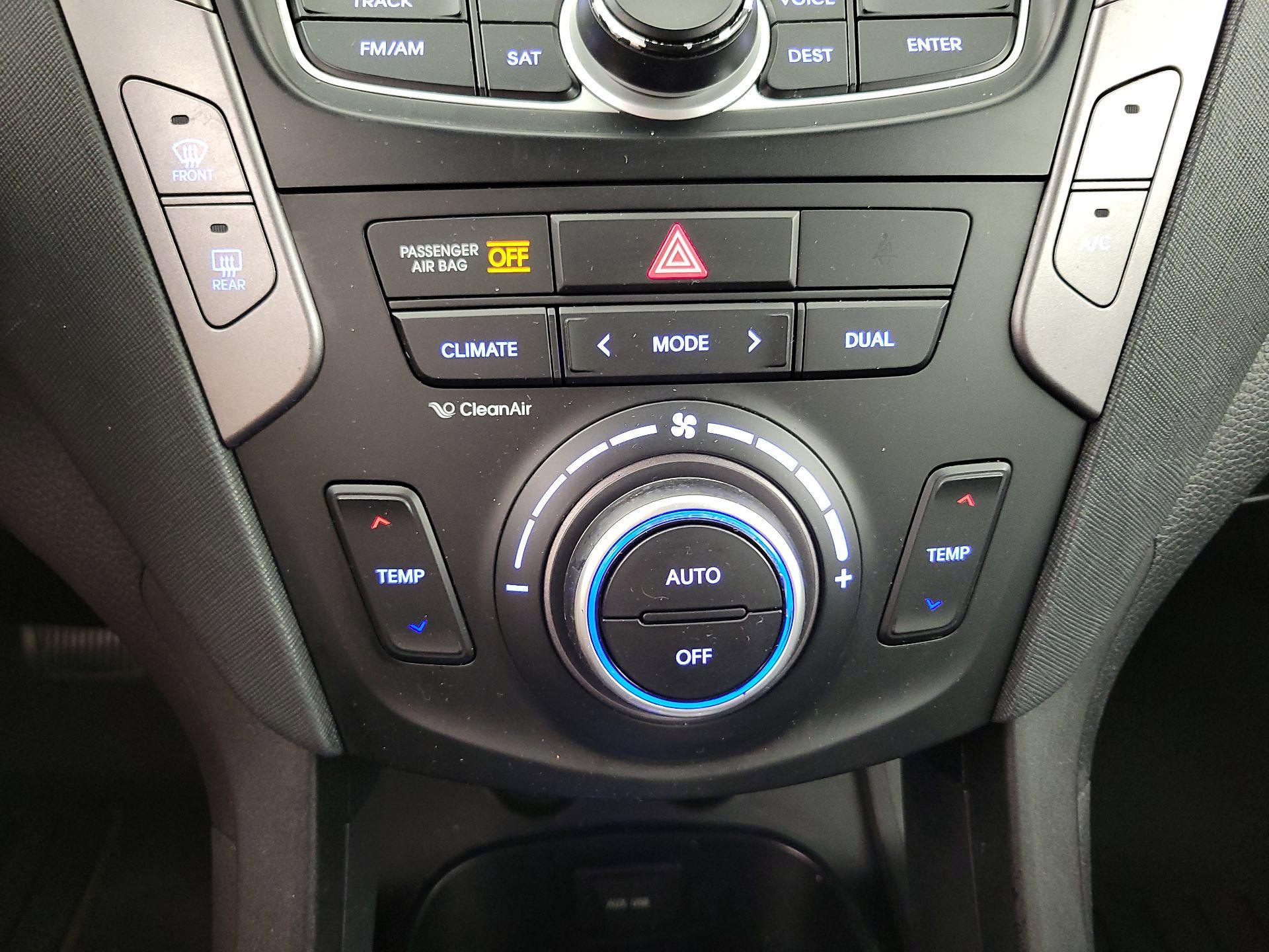 Thumbnail: 2015 Hyundai Santa Fe - 16