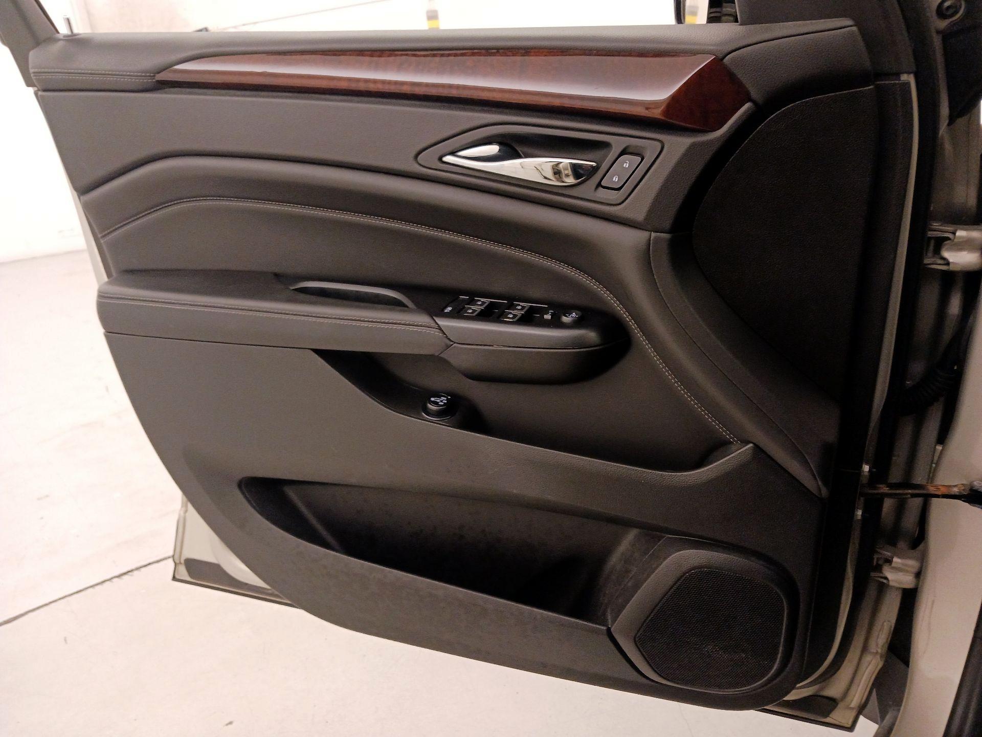 Thumbnail: 2014 Cadillac SRX - 12