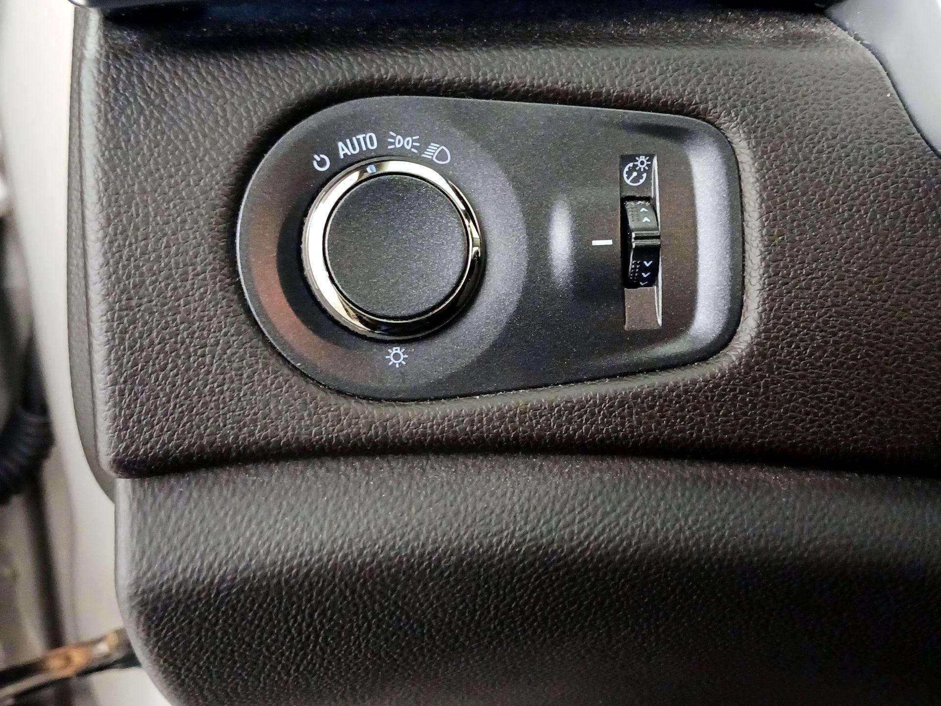 Thumbnail: 2014 Cadillac SRX - 13