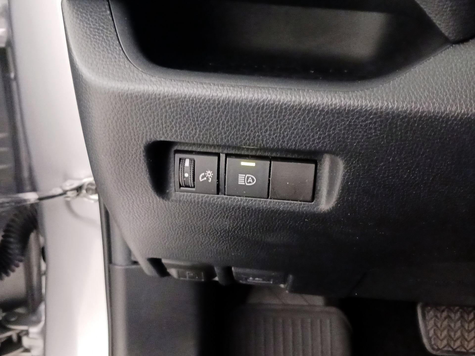 Thumbnail: 2020 Toyota RAV4 - 13