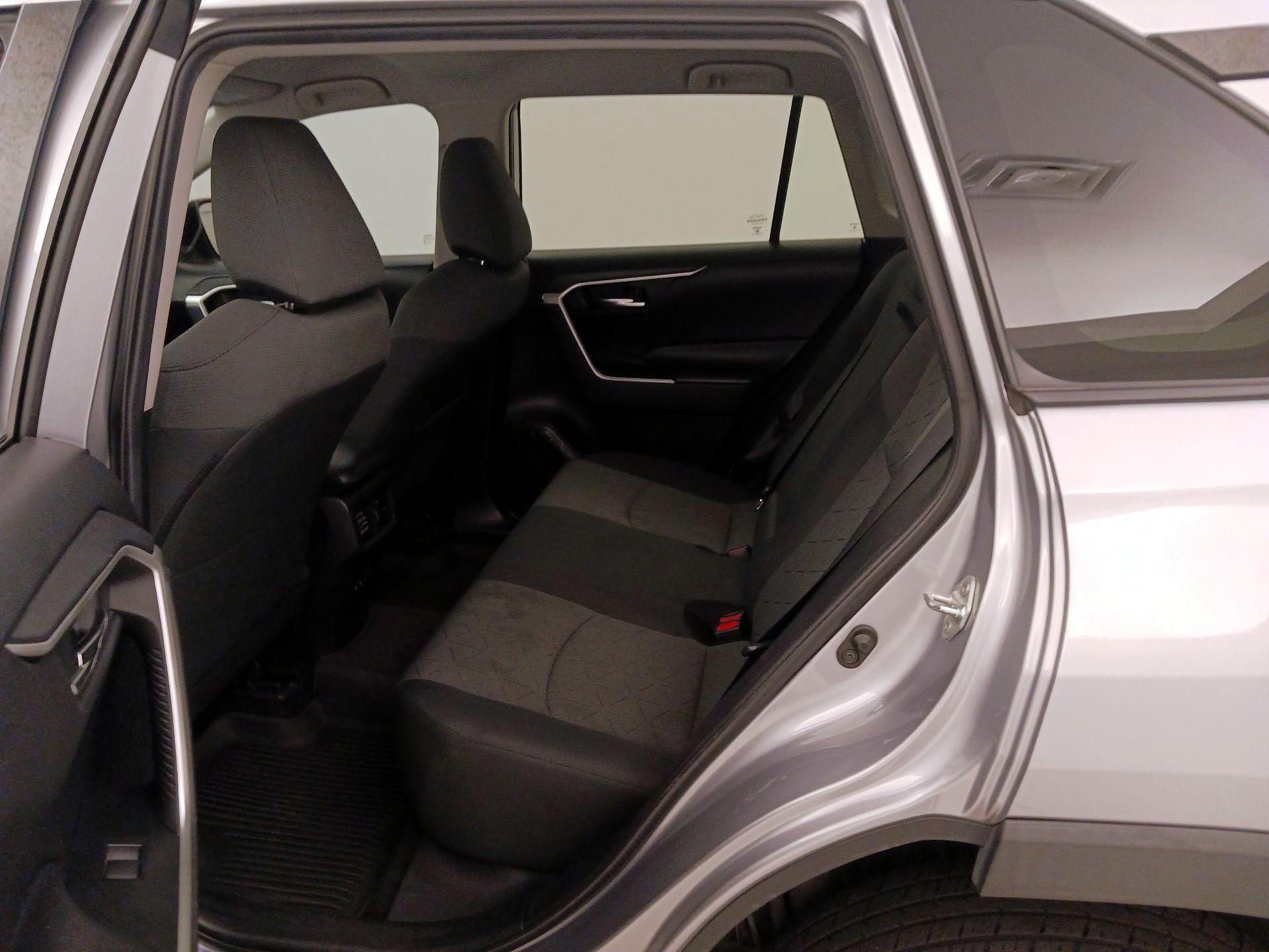Thumbnail: 2020 Toyota RAV4 - 19