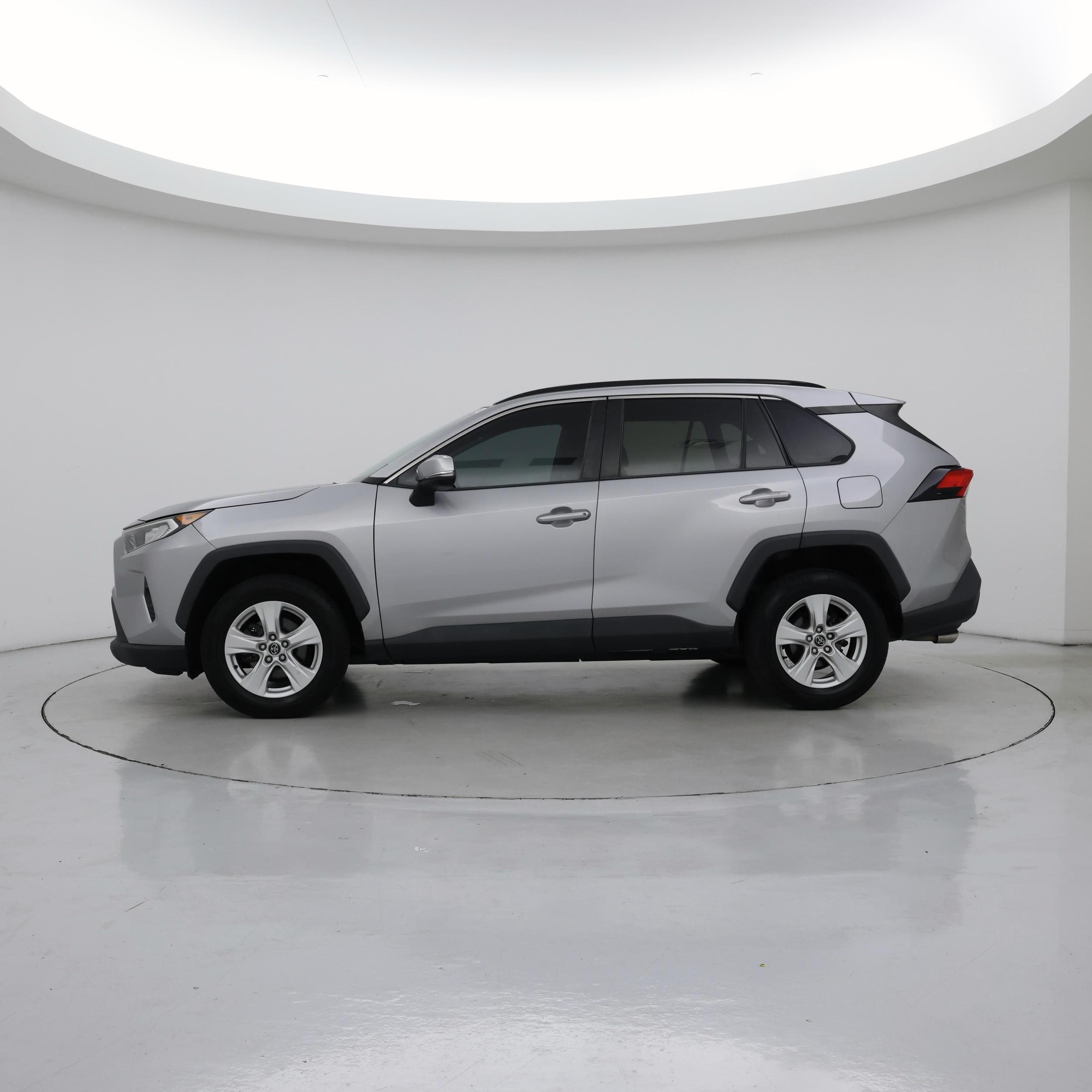Thumbnail: 2020 Toyota RAV4 - 3
