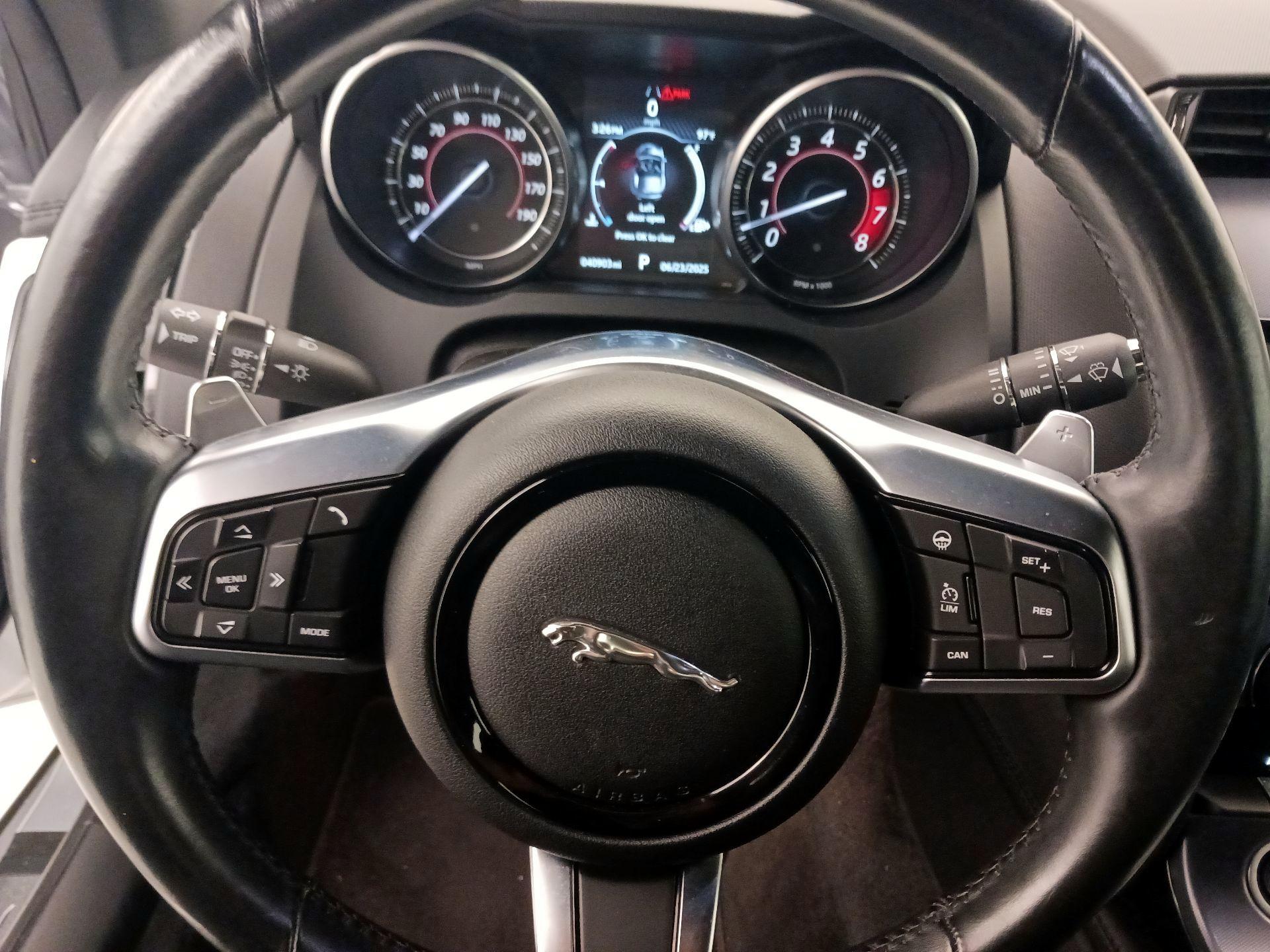 Thumbnail: 2018 Jaguar F-Type - 10