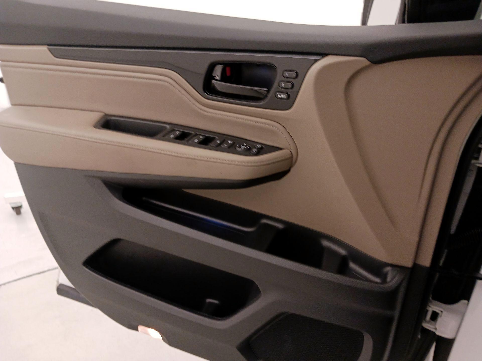 Thumbnail: 2022 Honda Odyssey - 12