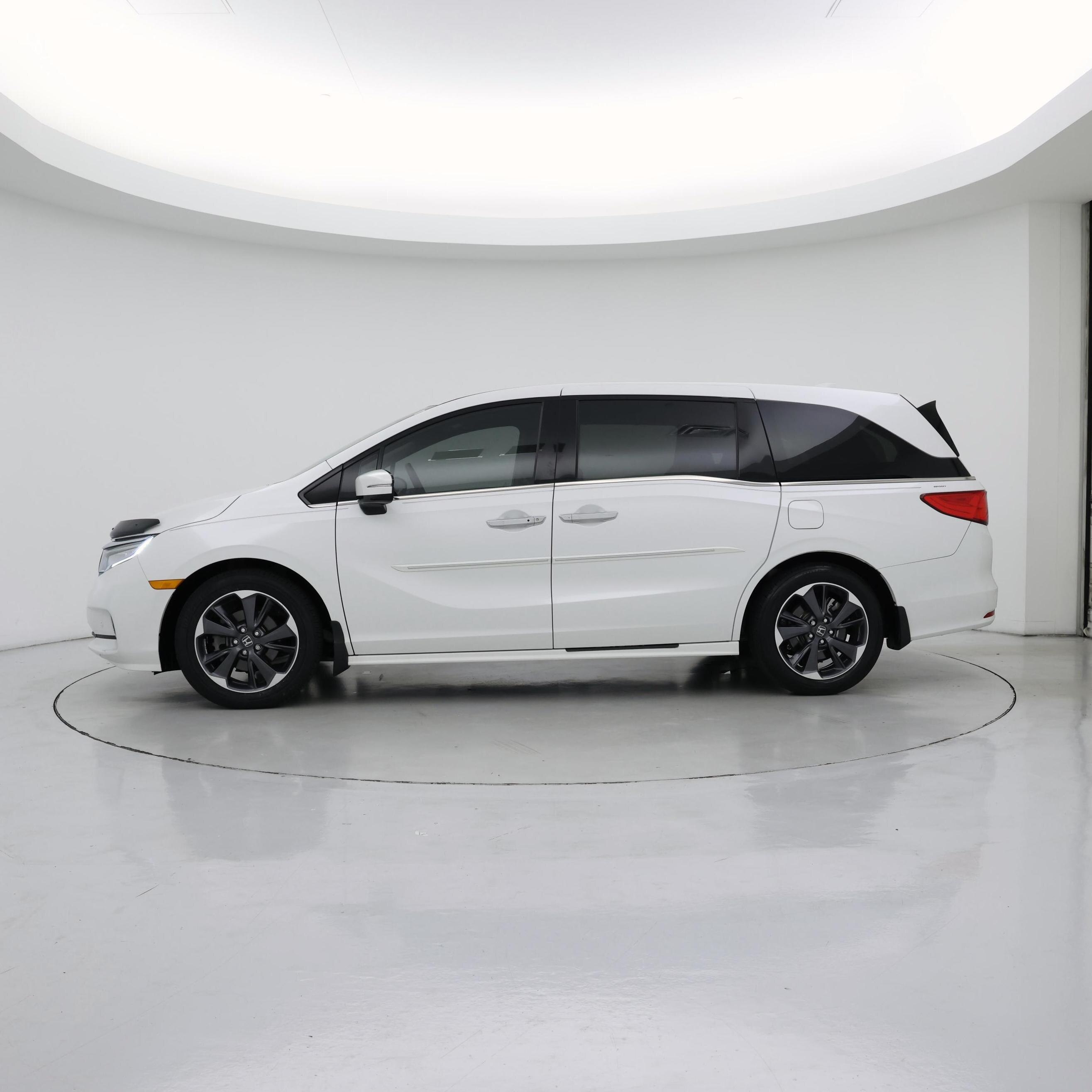Thumbnail: 2022 Honda Odyssey - 3