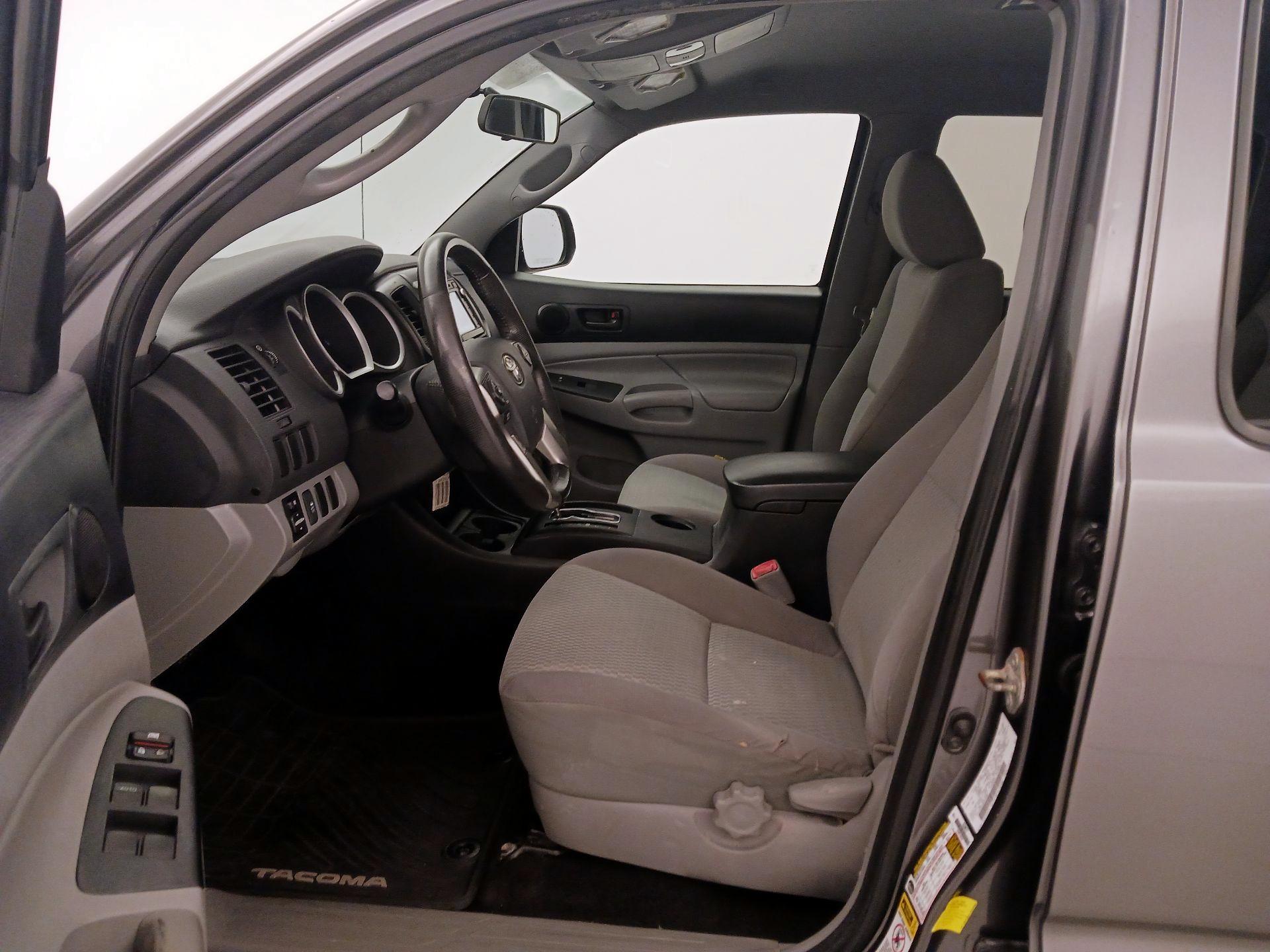 Thumbnail: 2014 Toyota Tacoma - 11