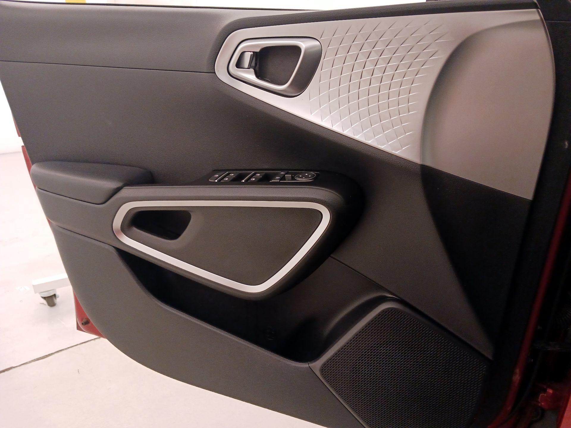 Thumbnail: 2020 Kia Soul - 12