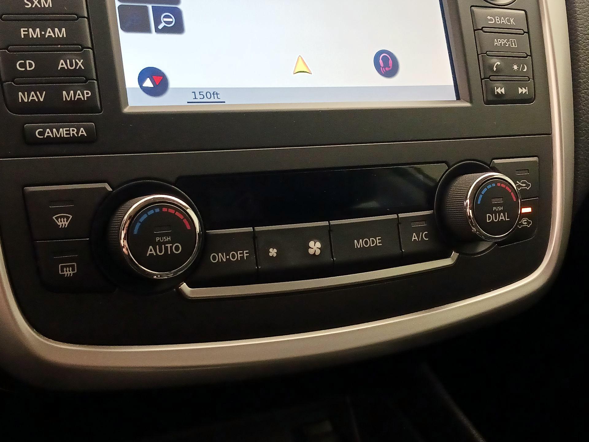Thumbnail: 2017 Nissan Altima - 17