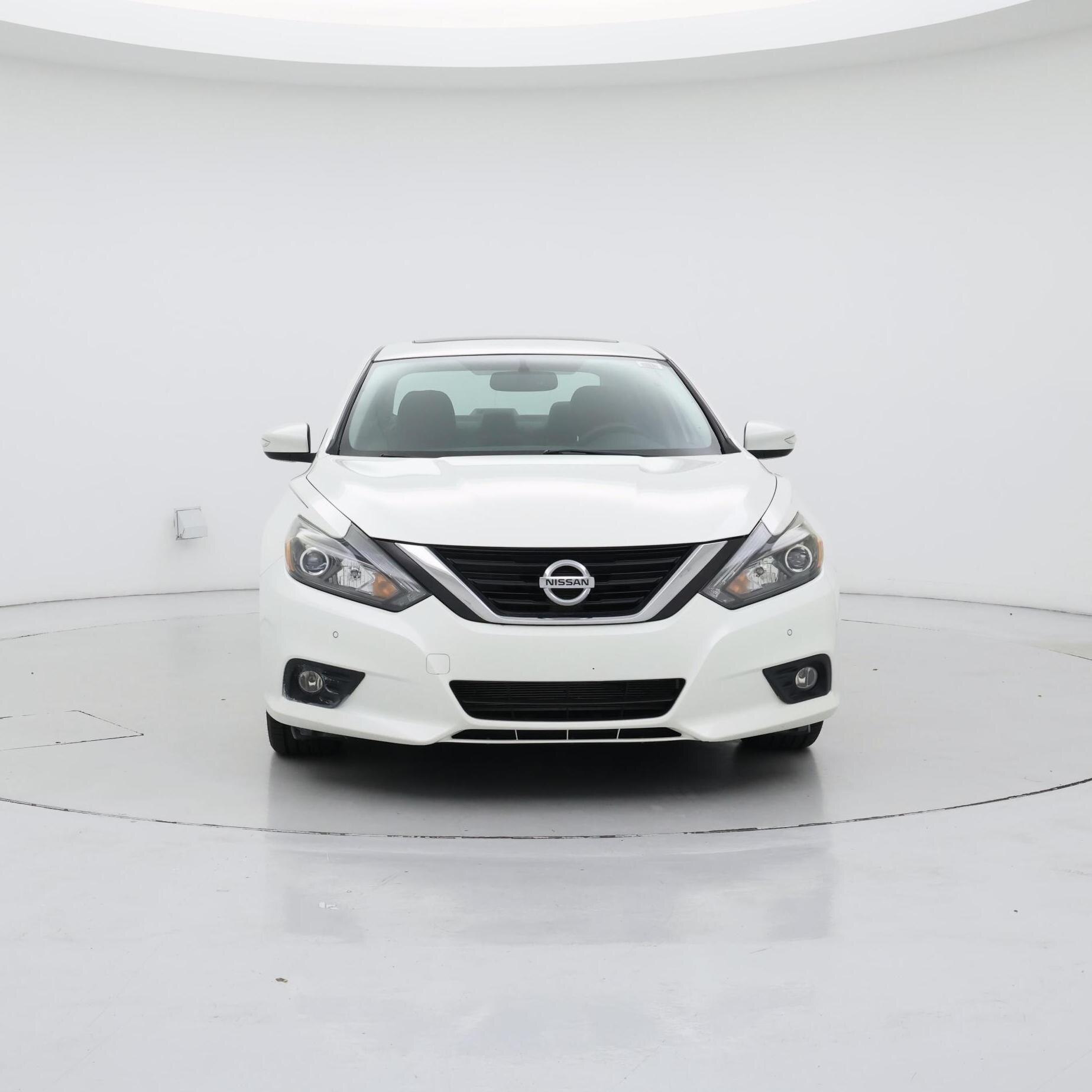 Thumbnail: 2017 Nissan Altima - 5