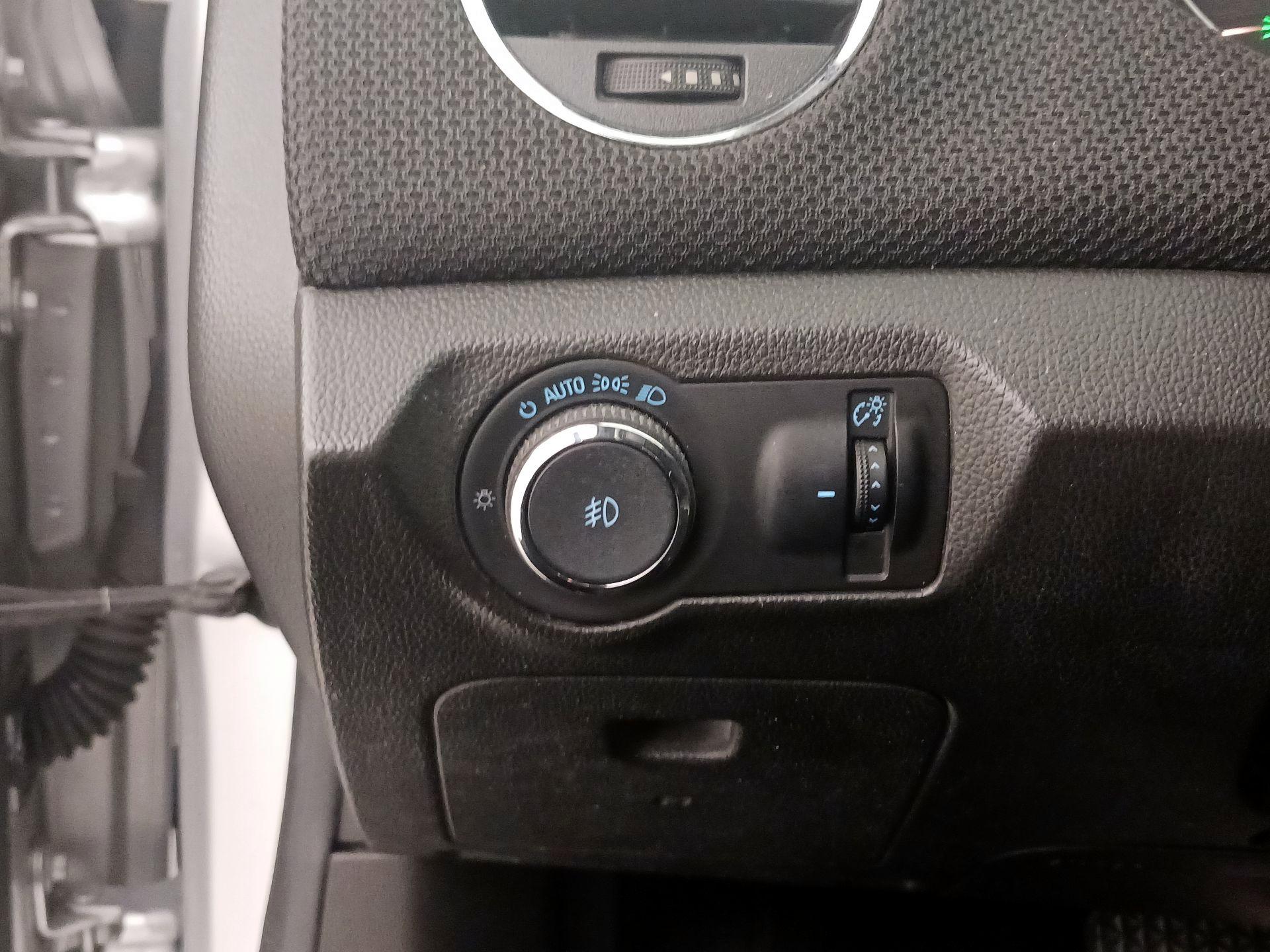 Thumbnail: 2014 Chevrolet Cruze - 13