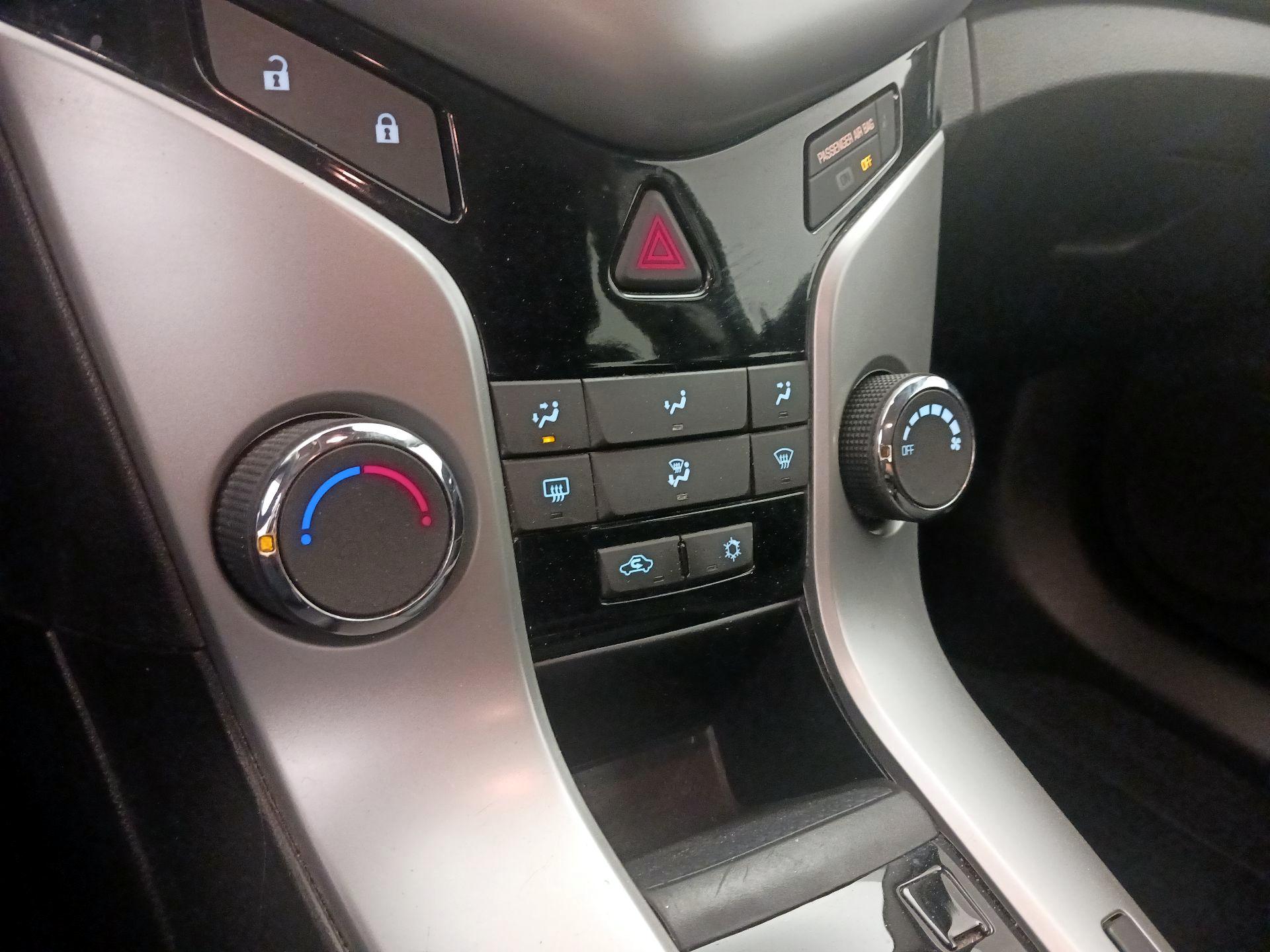 Thumbnail: 2014 Chevrolet Cruze - 15