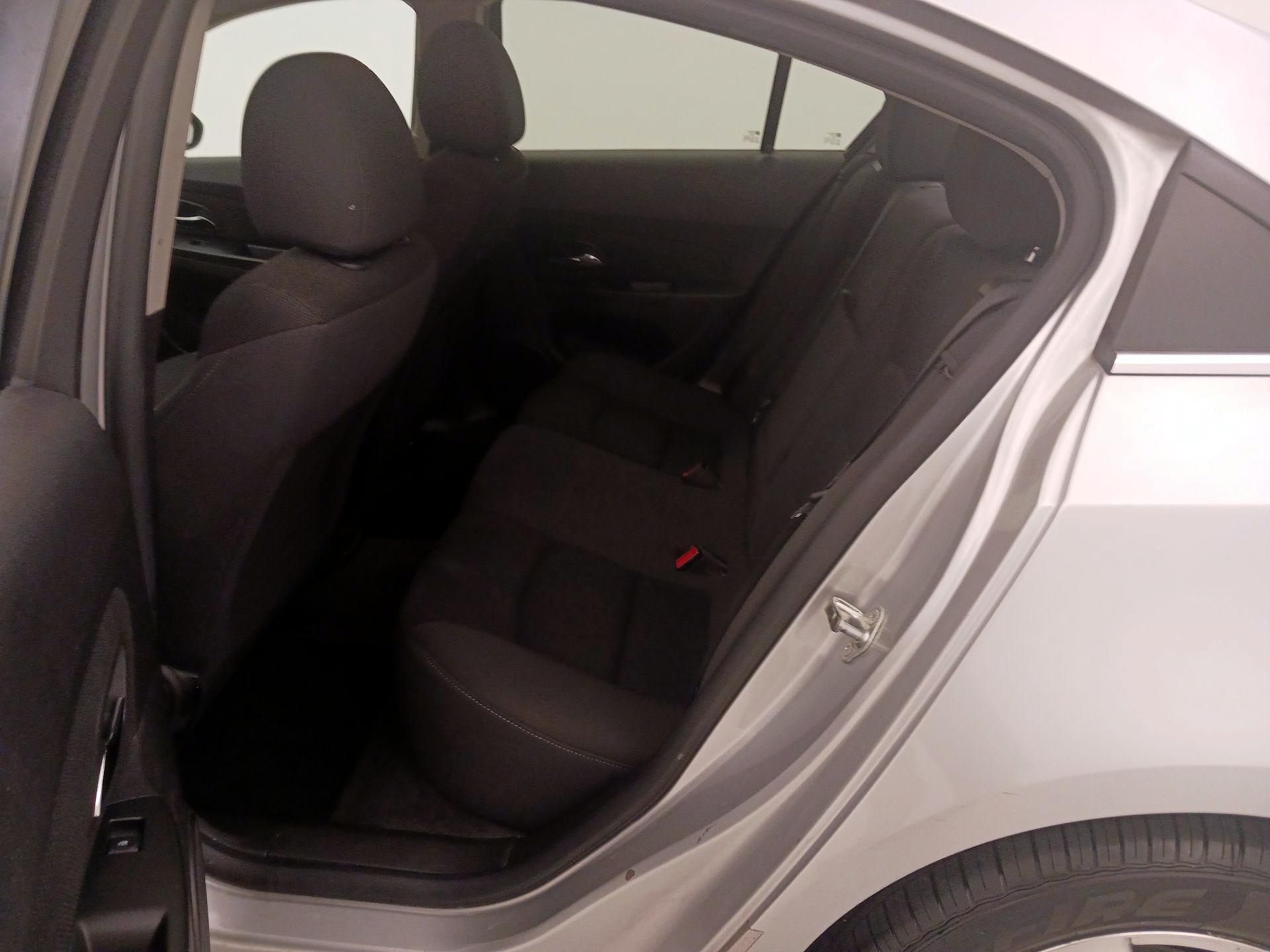 Thumbnail: 2014 Chevrolet Cruze - 18