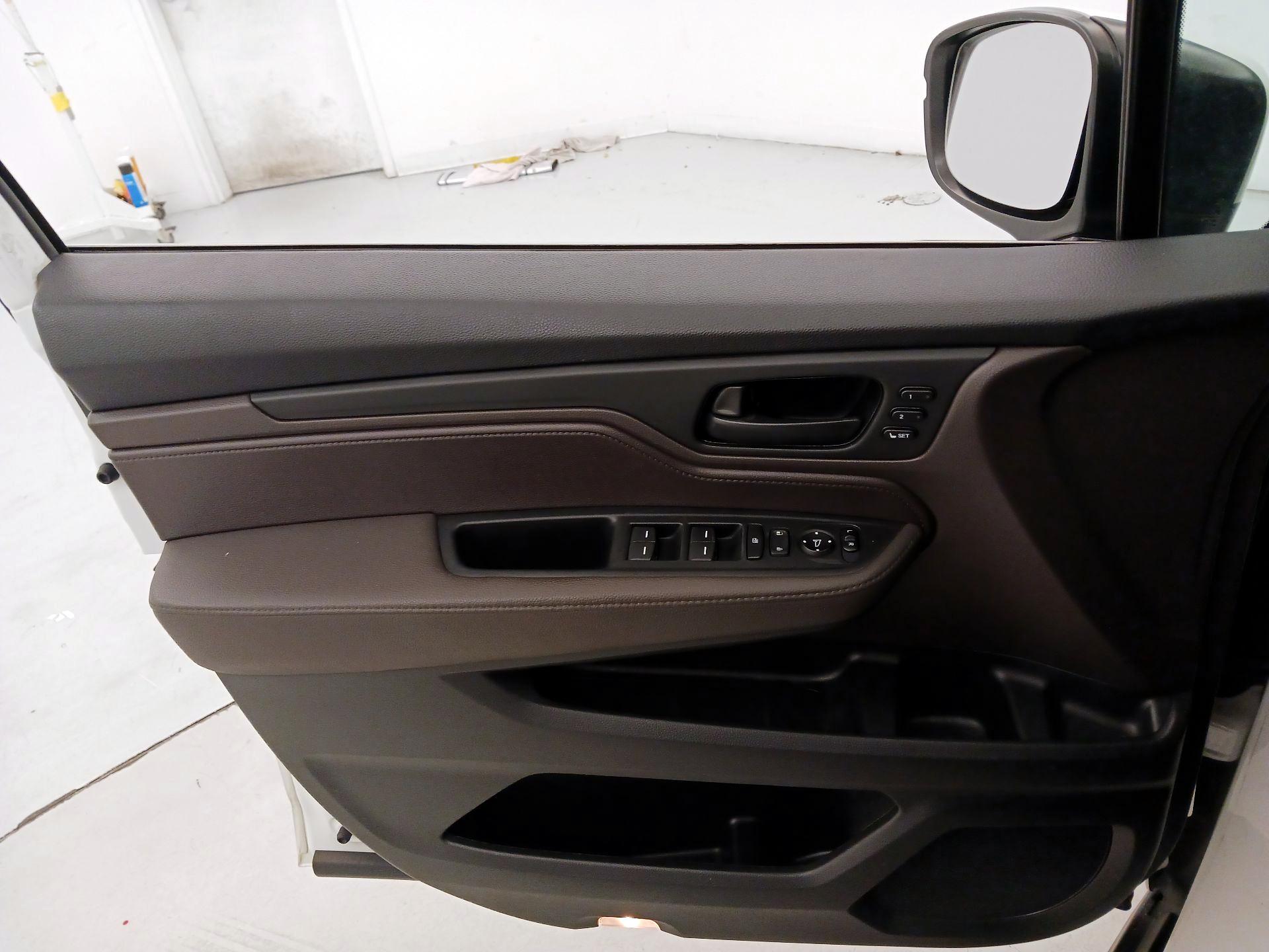 Thumbnail: 2020 Honda Odyssey - 12