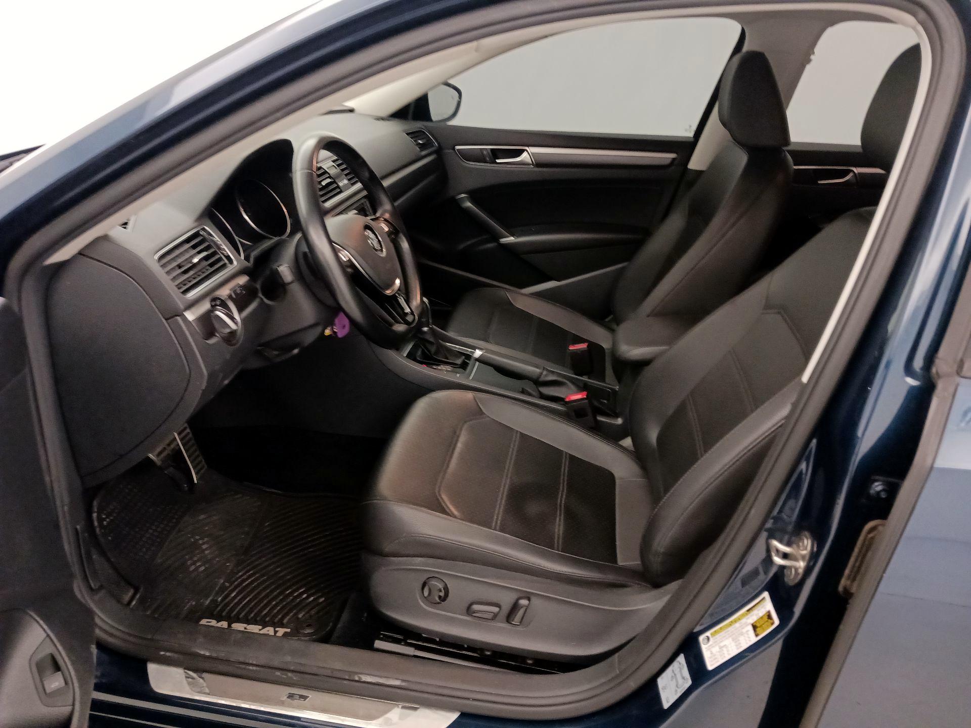 Thumbnail: 2018 Volkswagen Passat - 11