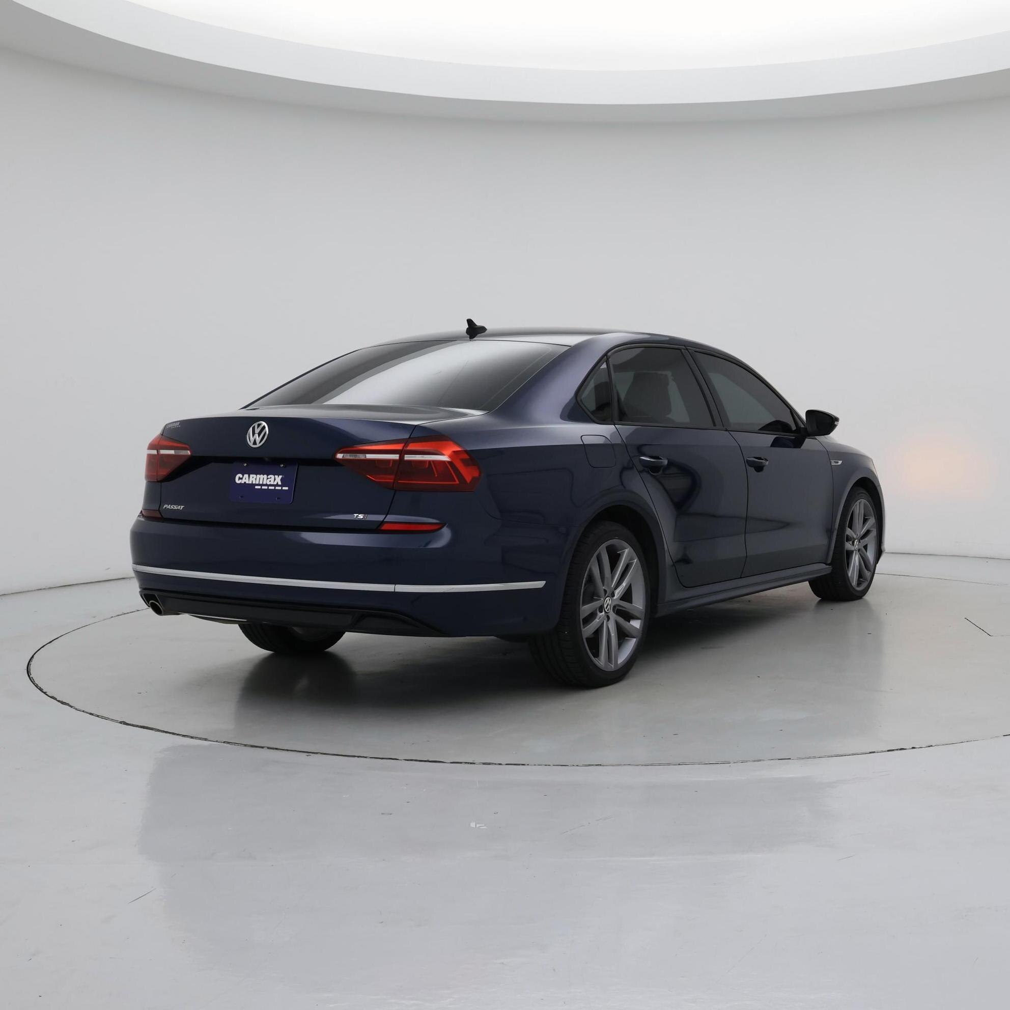Thumbnail: 2018 Volkswagen Passat - 8