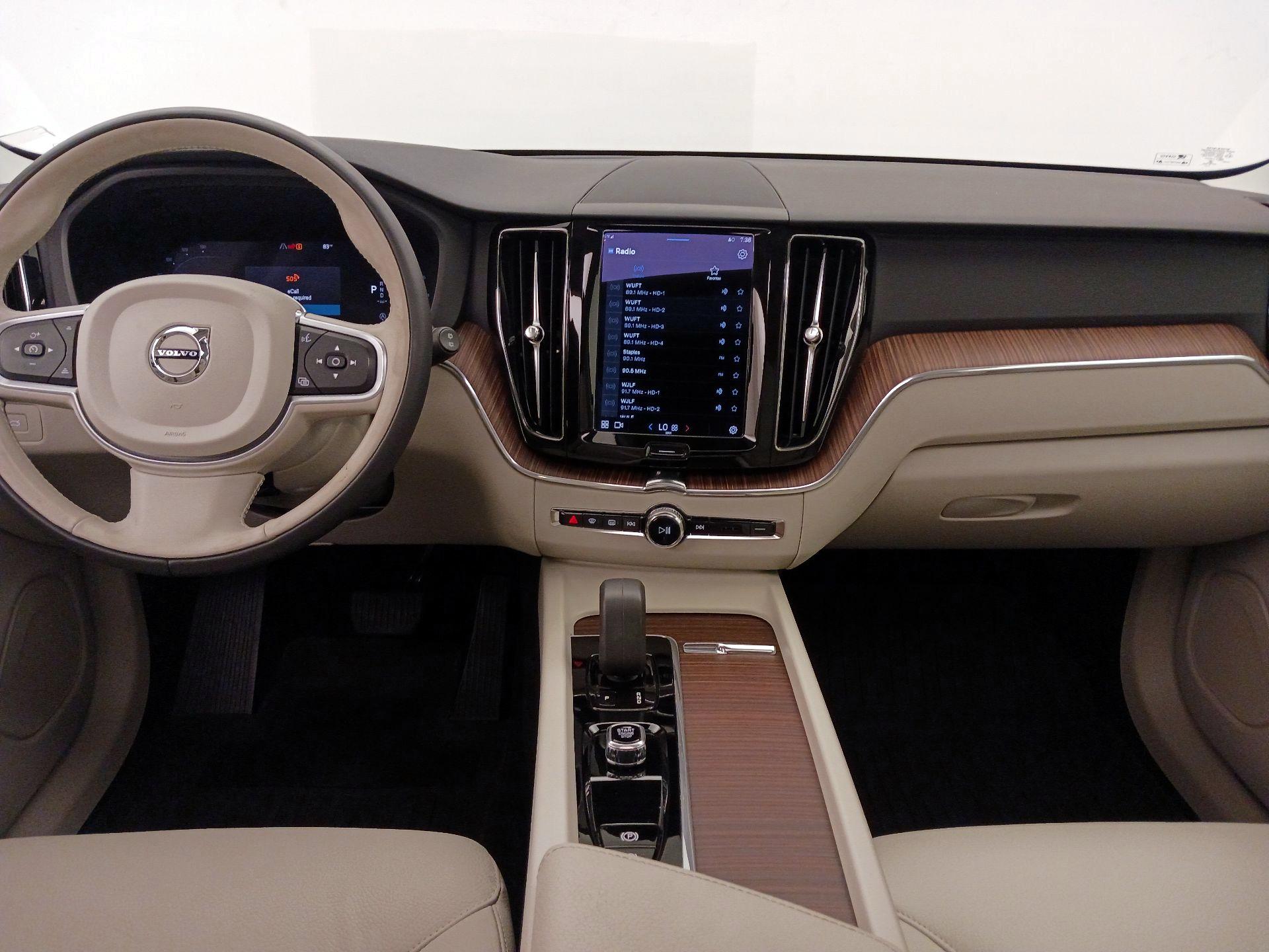 Thumbnail: 2022 Volvo XC60 - 9