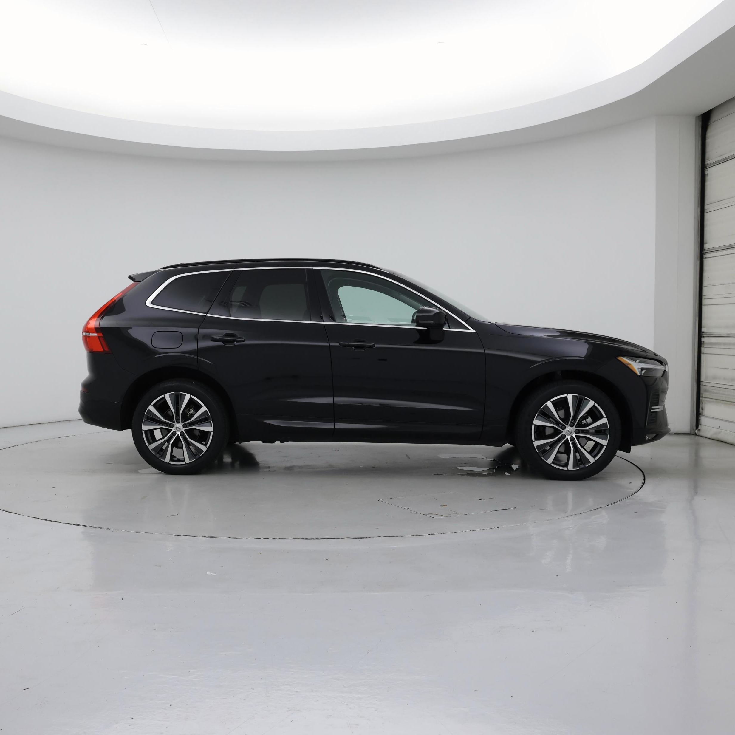 Thumbnail: 2022 Volvo XC60 - 7