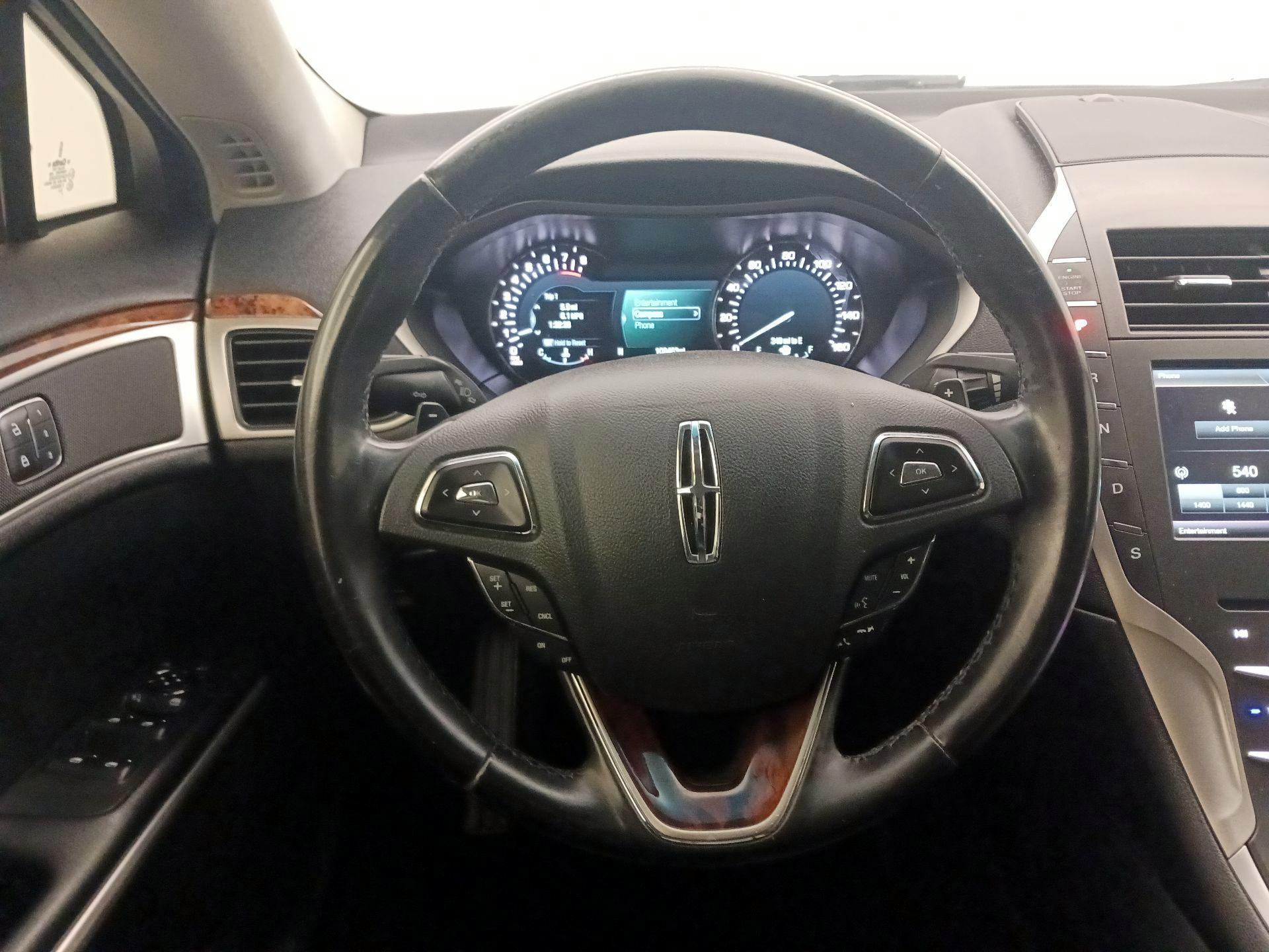 Thumbnail: 2016 Lincoln MKZ - 10