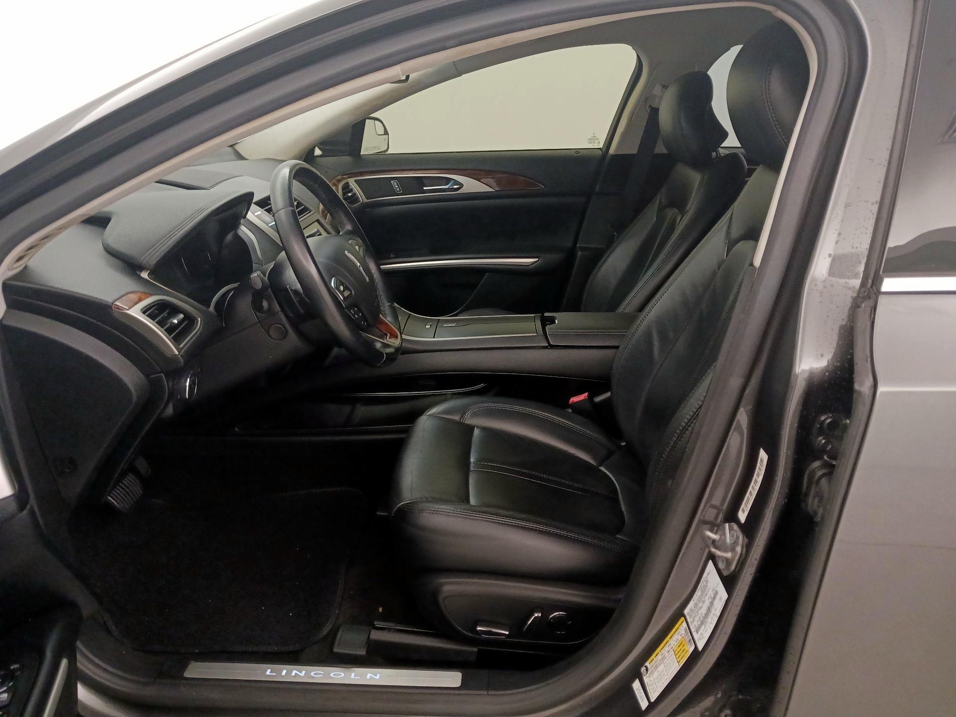 Thumbnail: 2016 Lincoln MKZ - 11